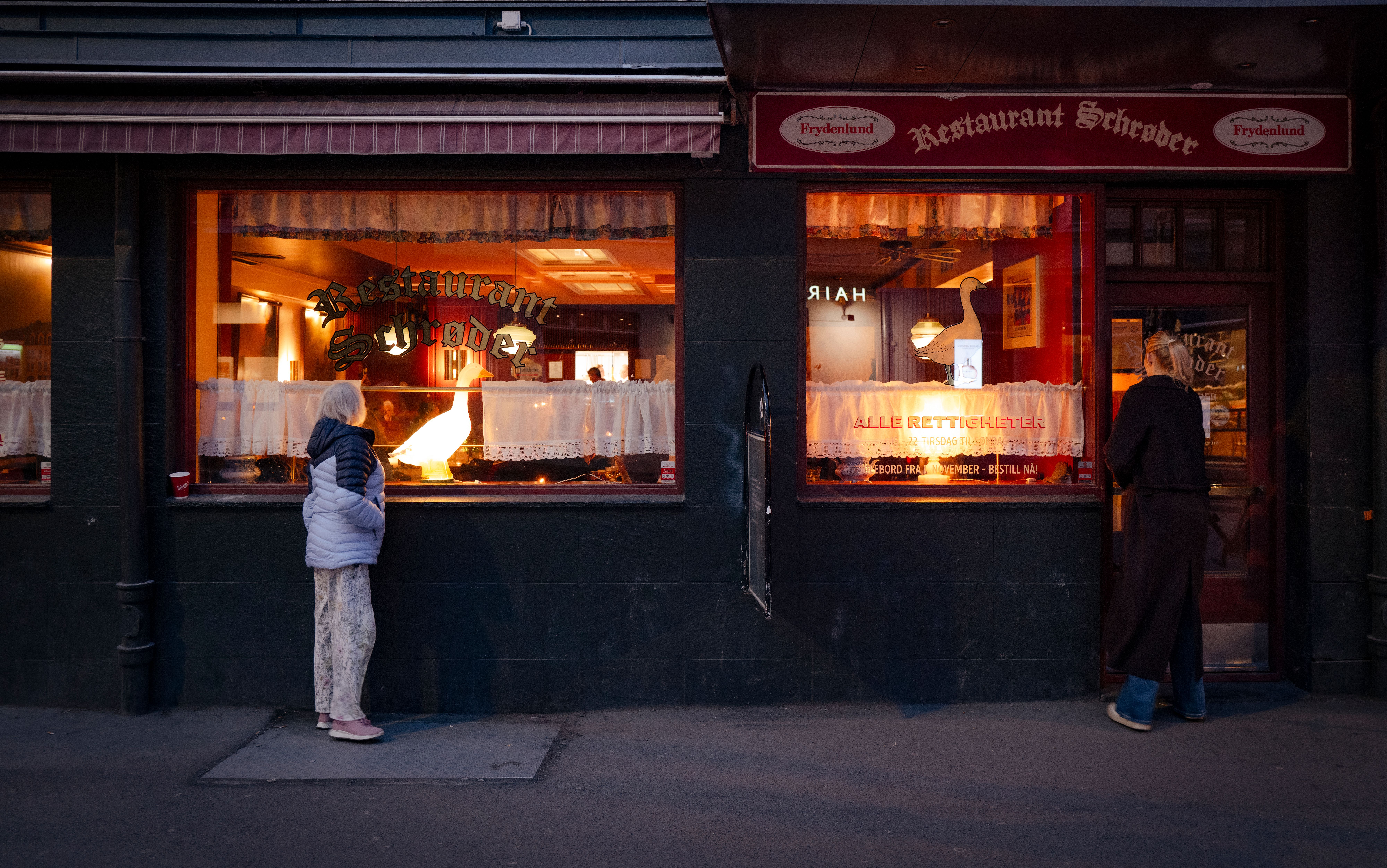 Endelig kan vi spise på Harry Holes stamsted igjen