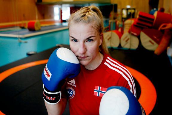 Fikk skallet i stykker nesen sist: Nå vil Birgit (33) slåss for VM-tittelen