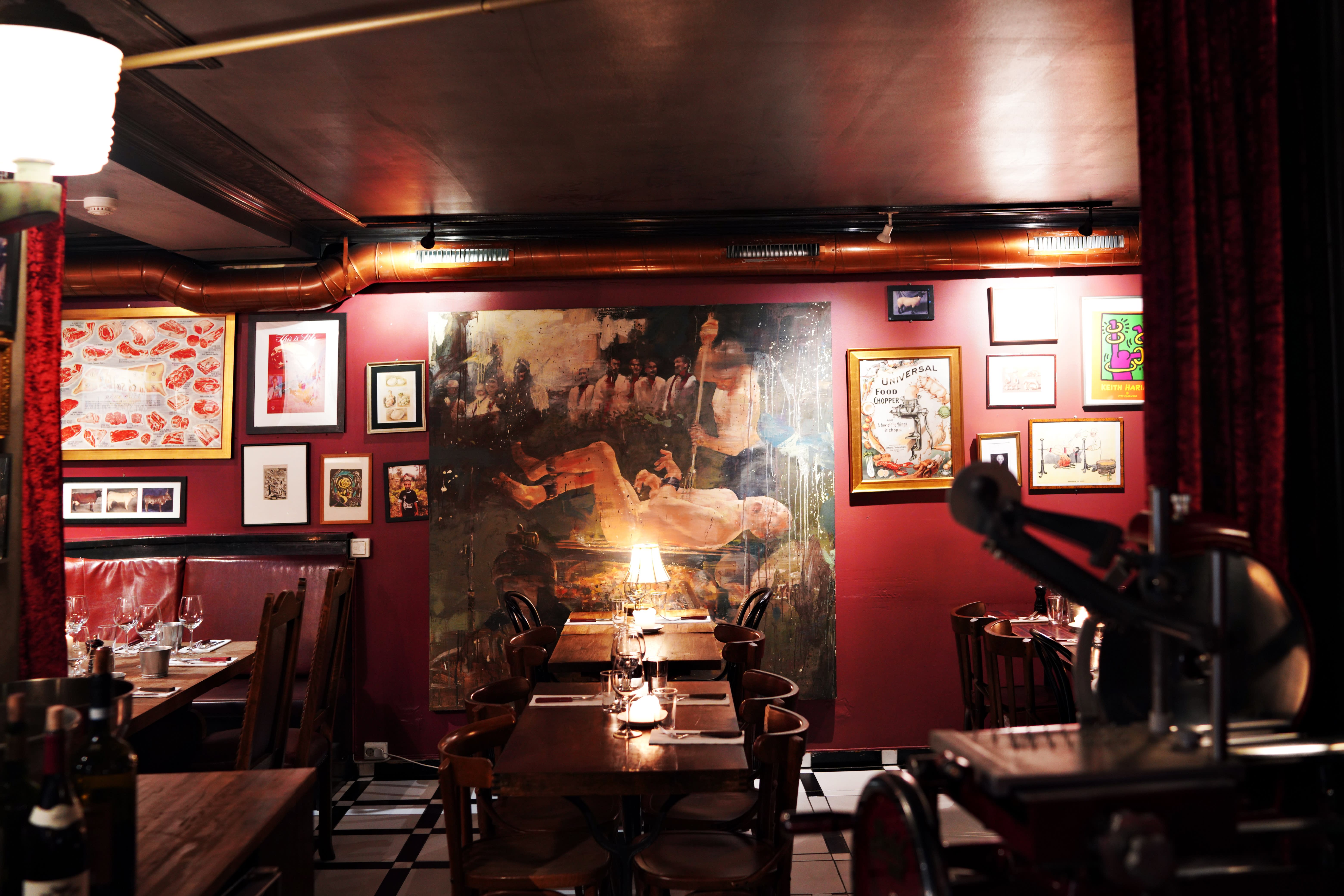 Interiøret på St. Lars er innbydende og gir assosiasjoner til et fransk brasseri – eller er det en bistro vi tenker på?