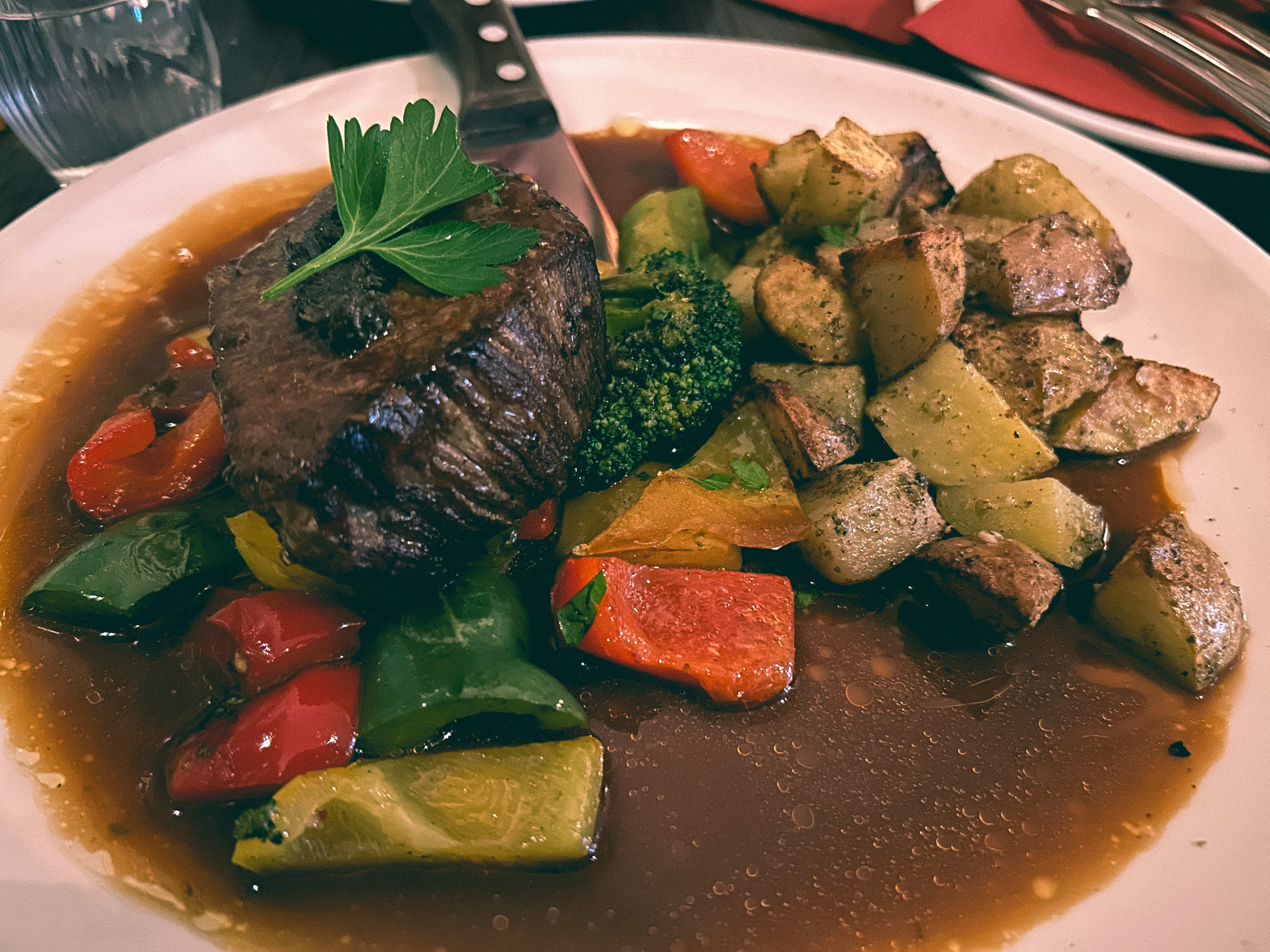 Biffretten var en slags fusion av chop suey og søndagsmiddag hos farmor.