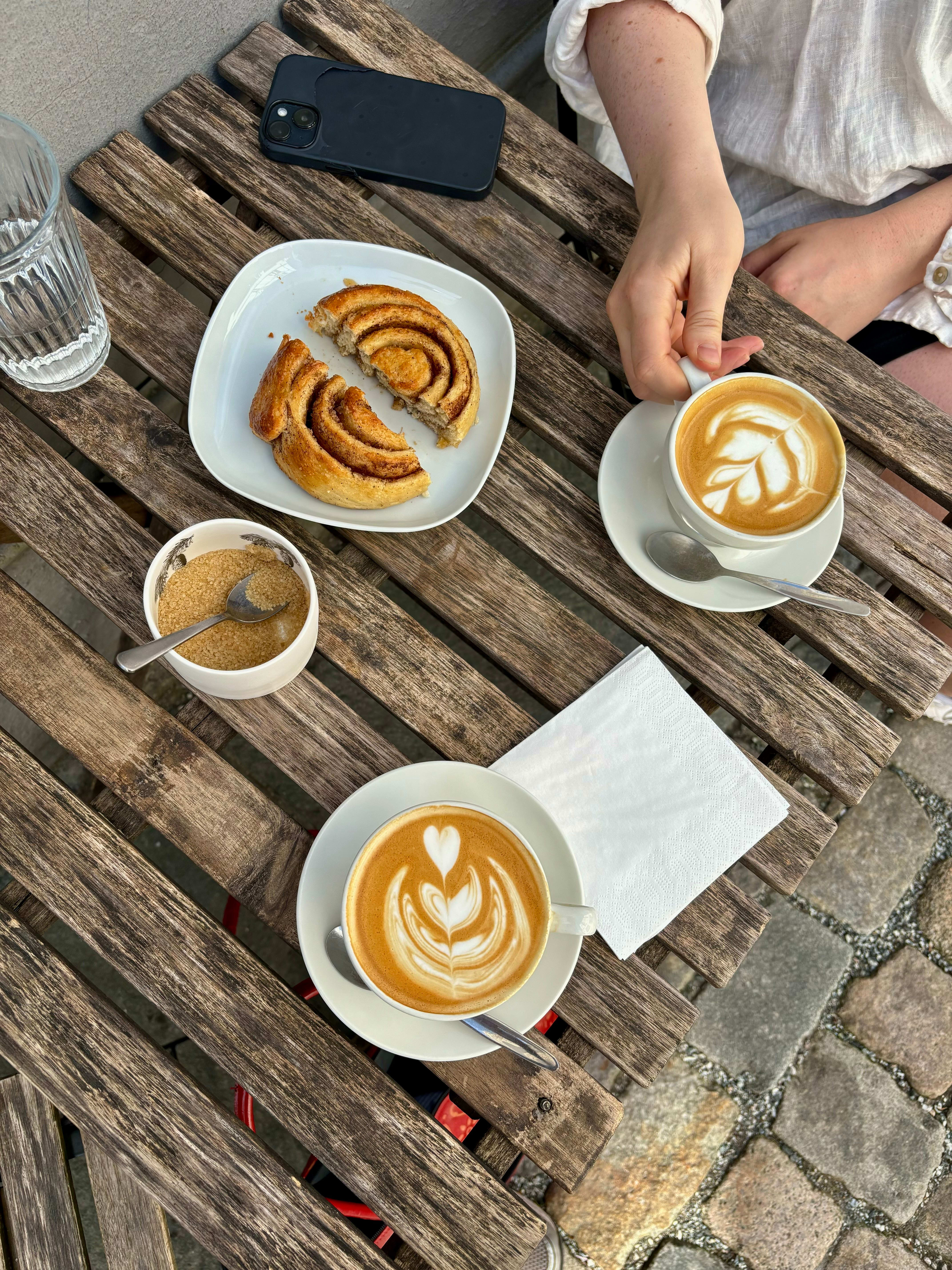 Deilig kaffe, god bakst hos Det lille kaffekompaniet. 