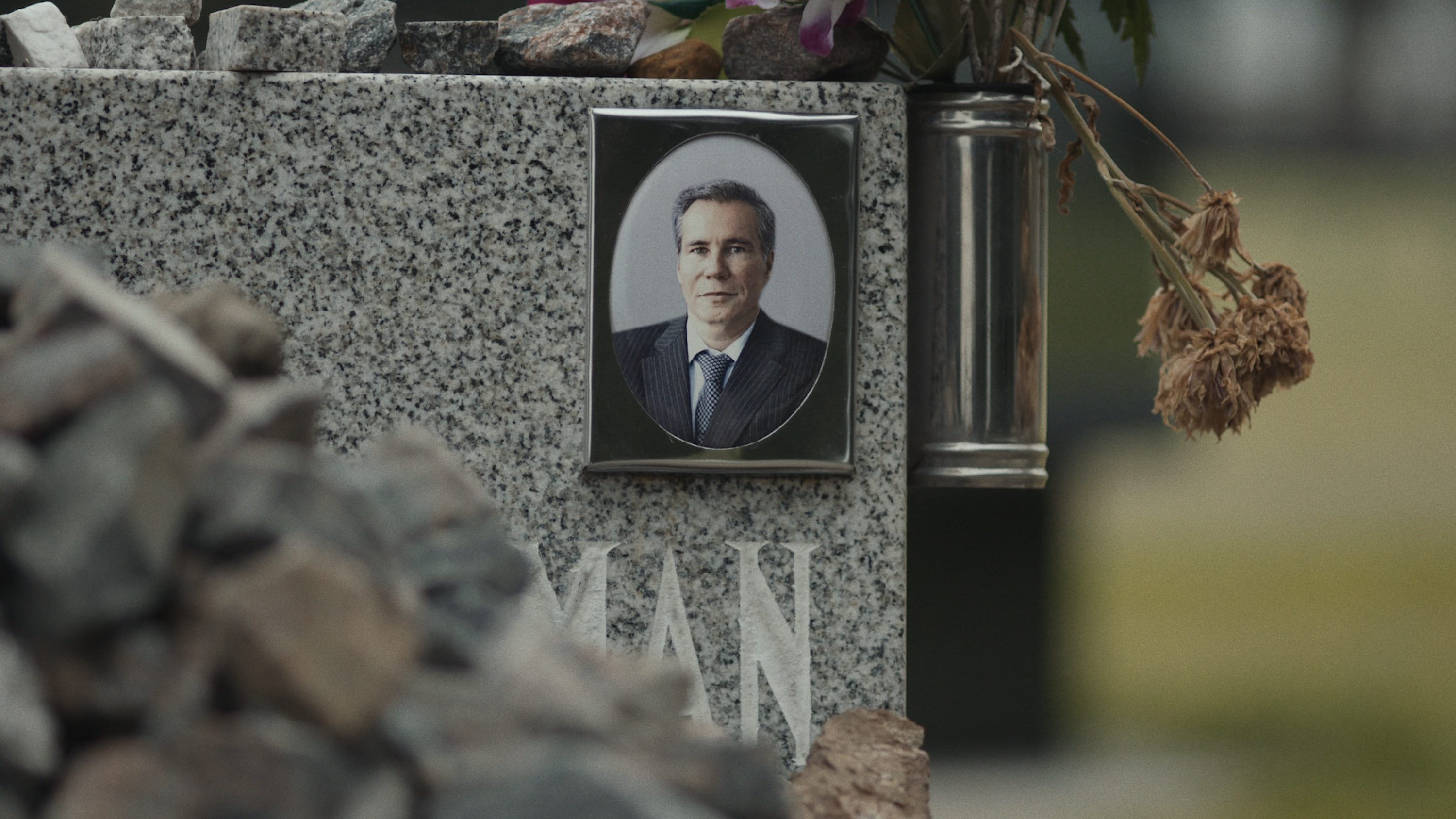 Alberto Nisman ble et symbol på kampen for rettferdighet for terrorens ofre, men stadig oftere også et bilde på nasjon i en dyp krise.