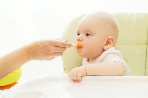 Ny studie: Slik kan du minske risikoen for matallergi hos barn