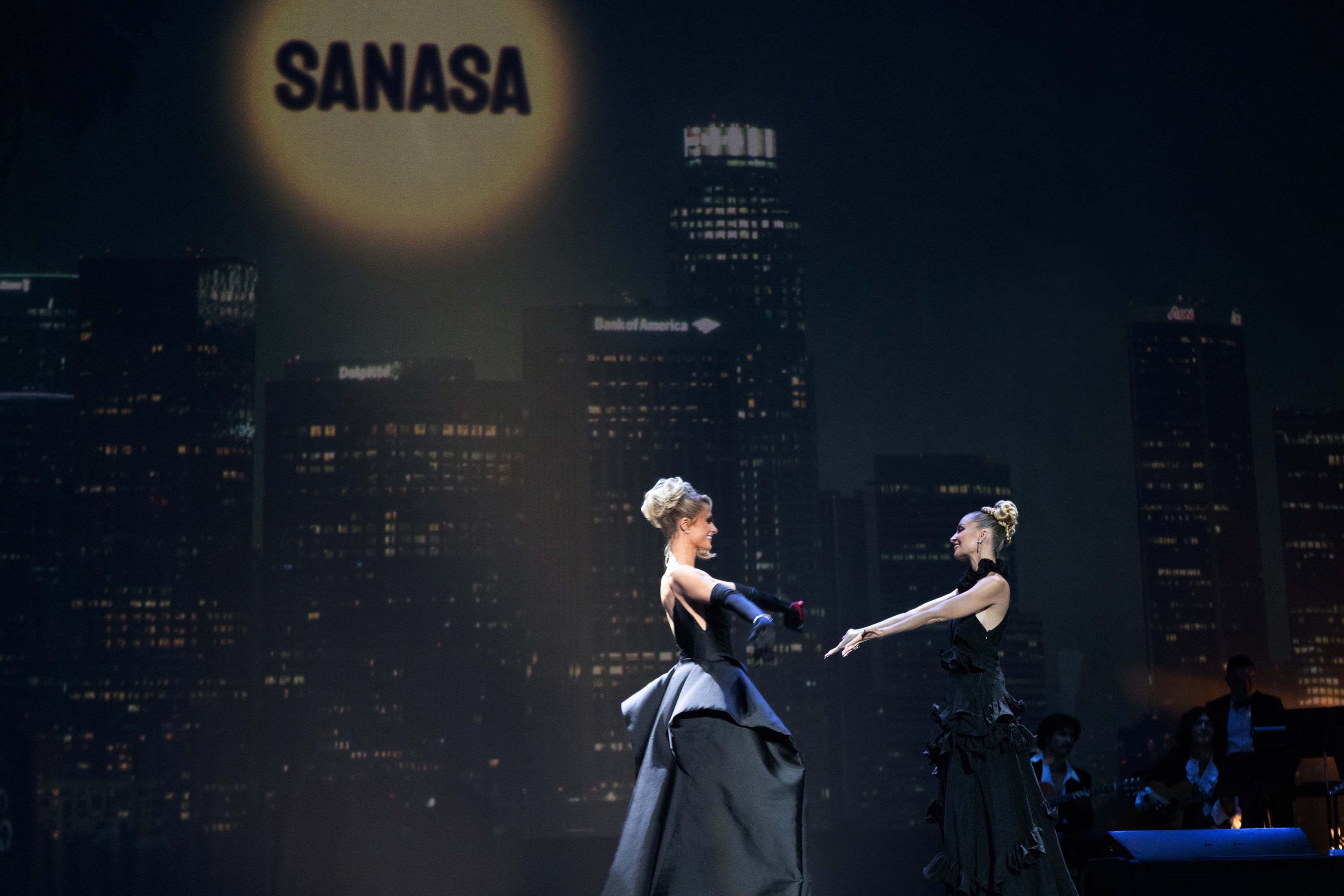 «Paris & Nicole: The Encore»: Først og fremst reklame for kjøkkenredskap