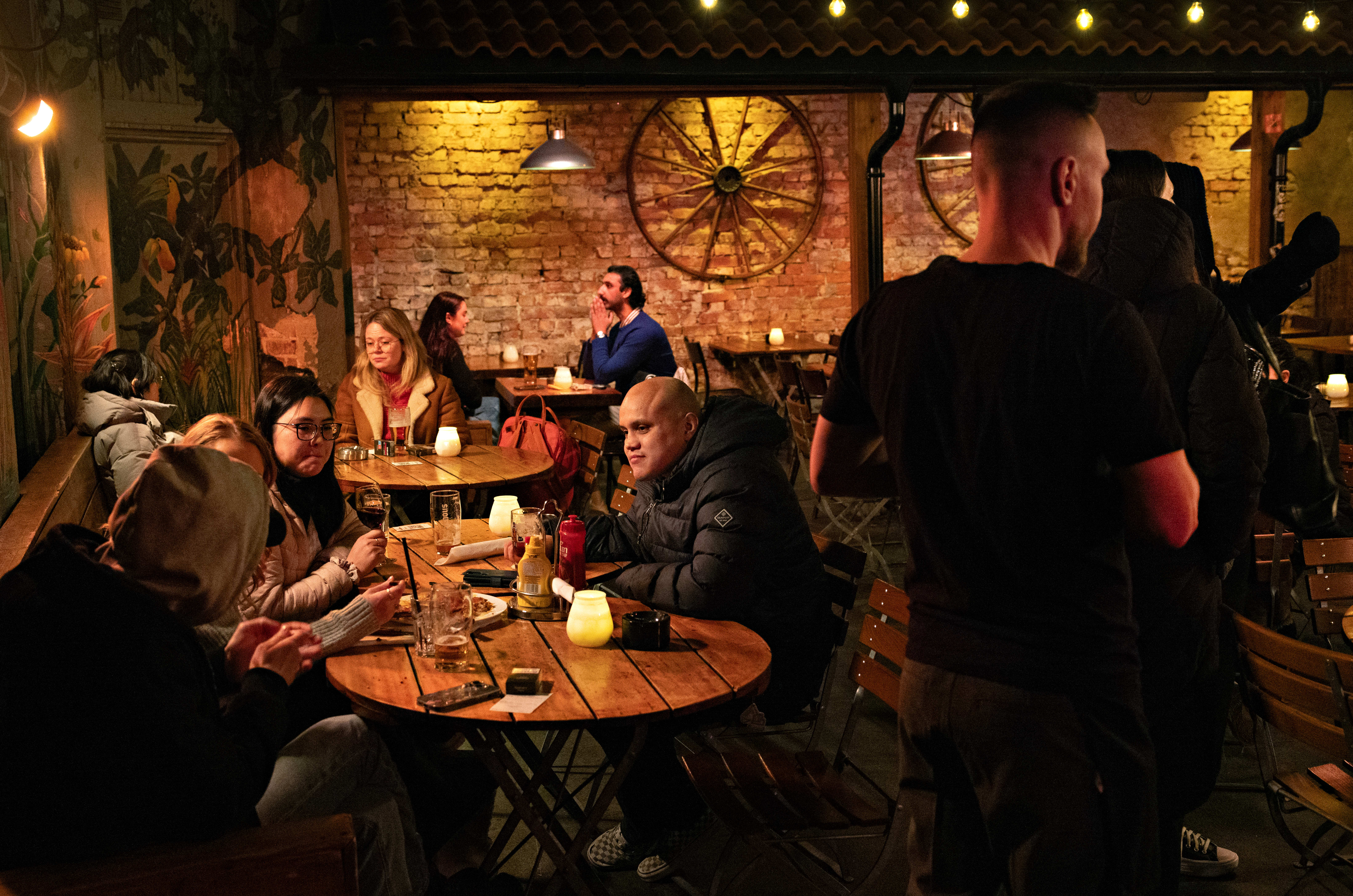 Bakgården på Café Sara åpnet samtidig som røykeloven kom i 2004.