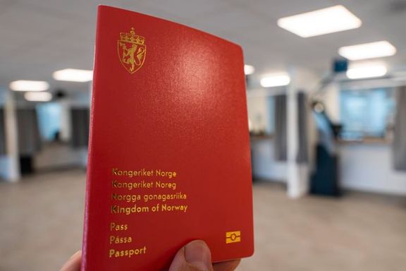 I Oslo får du neppe nytt pass før til jul. Noe av problemet er det spesielle papiret.