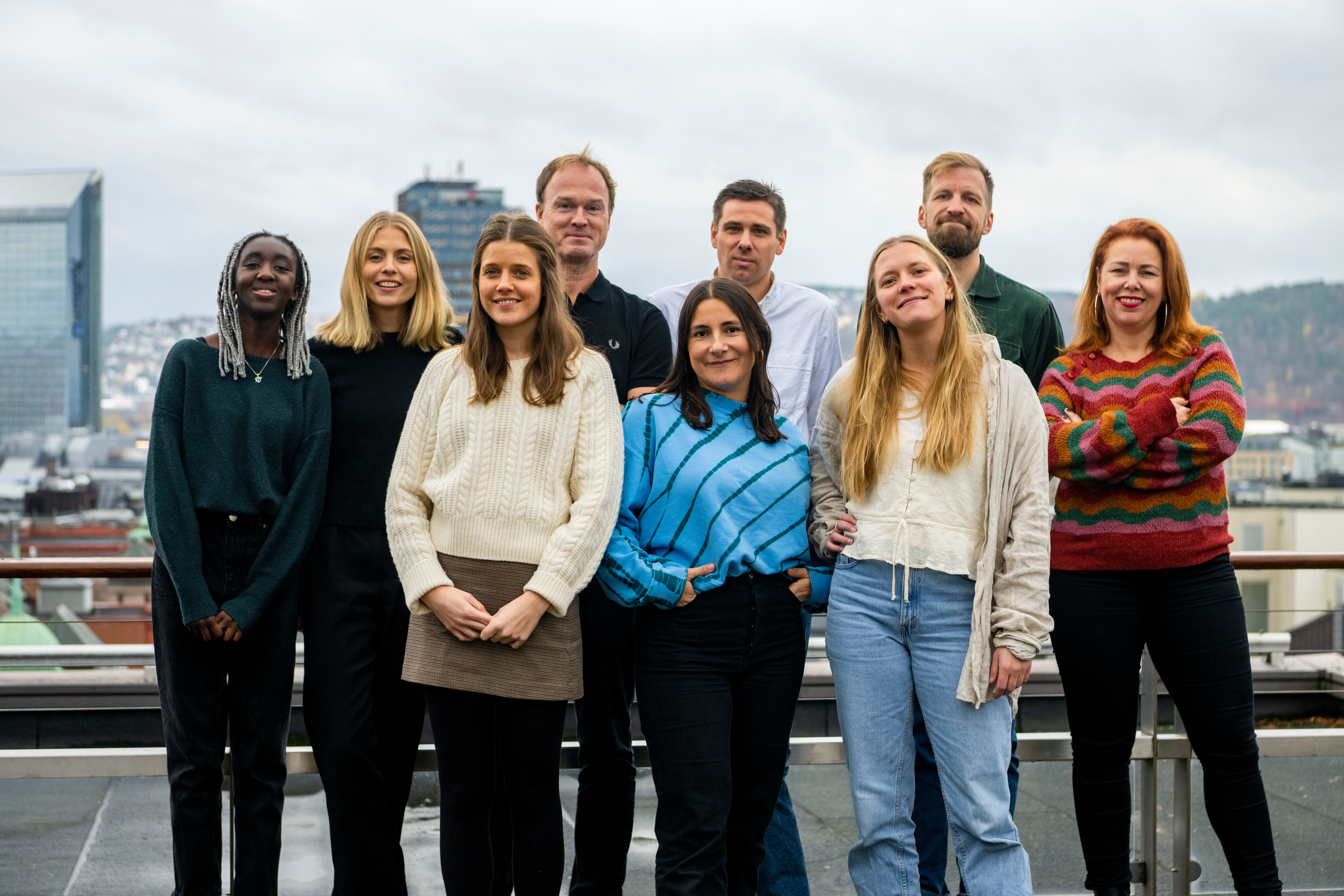 Dette er Vink-gjengen (f.v.): Emily Aida Ceesay, Henriette Marvik Berg, Marthe Øvergård, Erik Gulbrandsen, Siran Øzalp Yildirim, Øystein Aldridge, Charlotte Oliversen, Jørgen Mo og Cecilie Asker. 