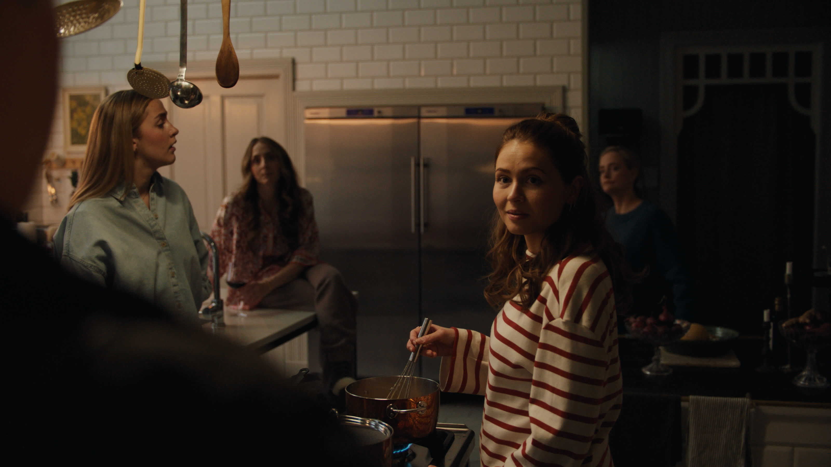 Emma har alltid ønsket seg en stor famile. Brått får hun fire nye halvsøsken. 