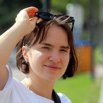 Anna Vjakhireva sier hun er håndballspiller, ikke politiker. Derfor vil hun ikke uttale seg om krigen.