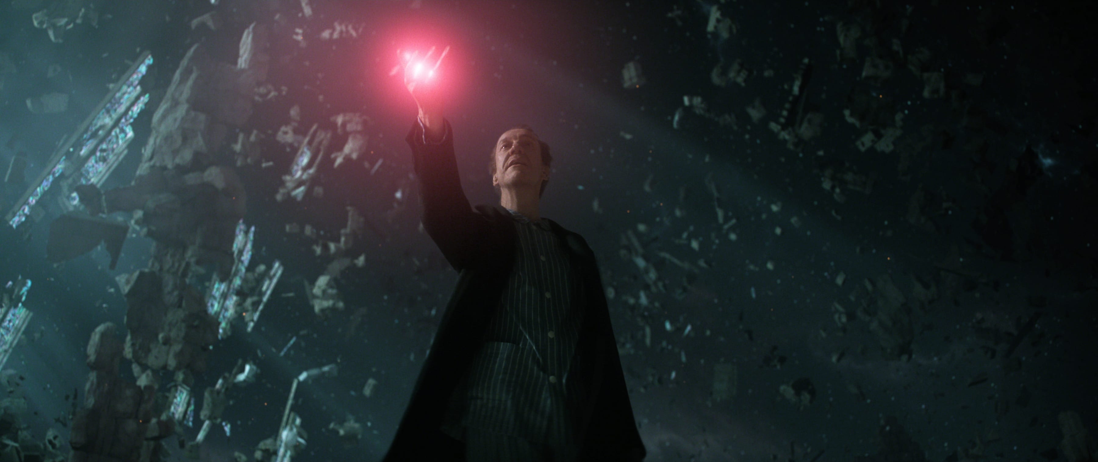 John Dee (David Thewlis) er i besittelse av Dreams rubin. I denne delen av historien er volden tonet ned sammenlignet med tegneserien. 