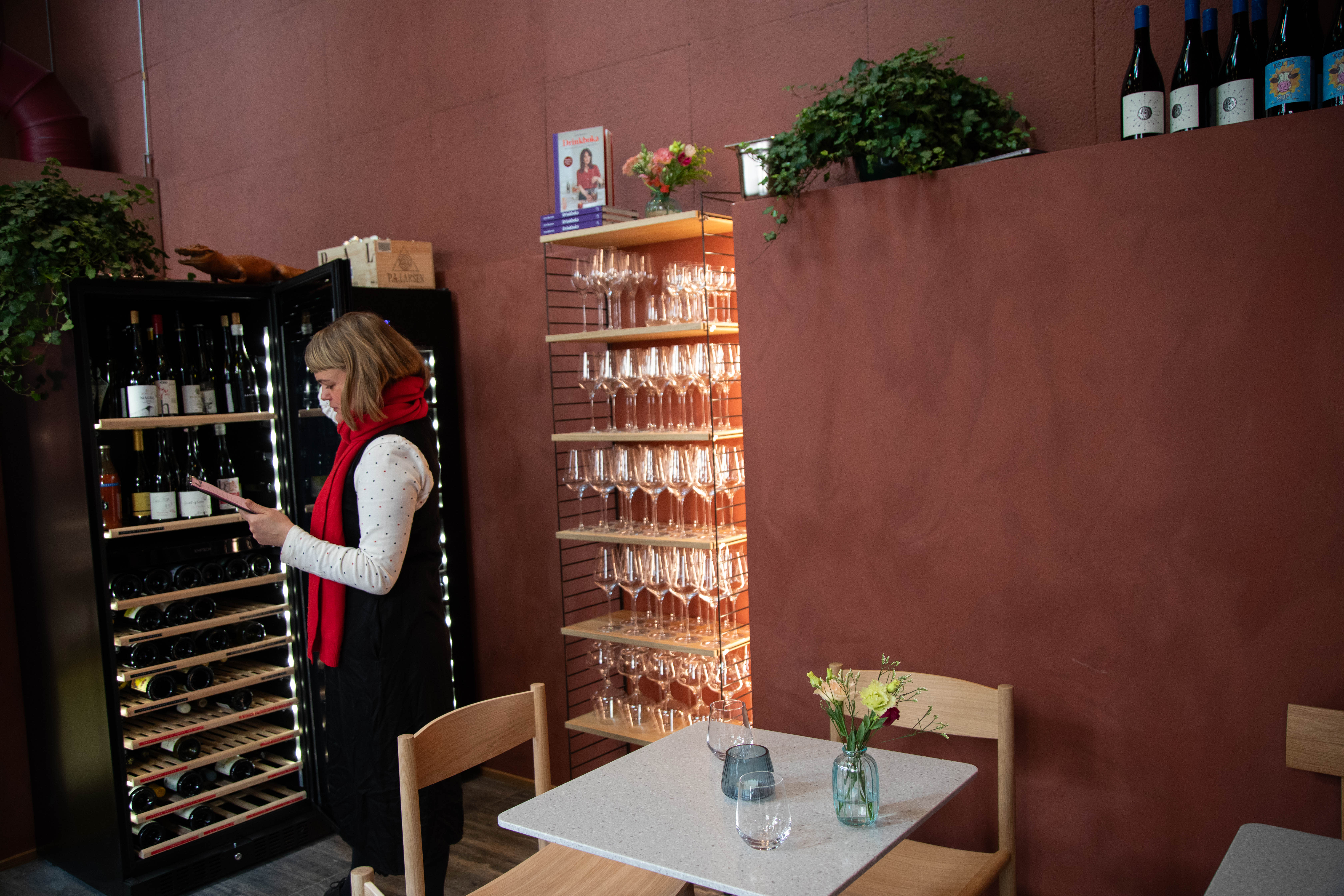 Hanne Elvegaard har lang erfaring fra Parkteatret. Nå ønsker hun og resten av gjengen som står bak vinbaren Sparta, å være med på å utvikle Mariboes gate. 