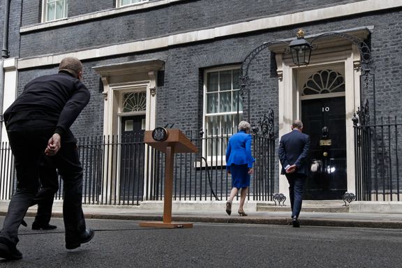 Theresa May svekket tilbake i  Downing Street: Sitter utrygt både som partileder og statsminister
