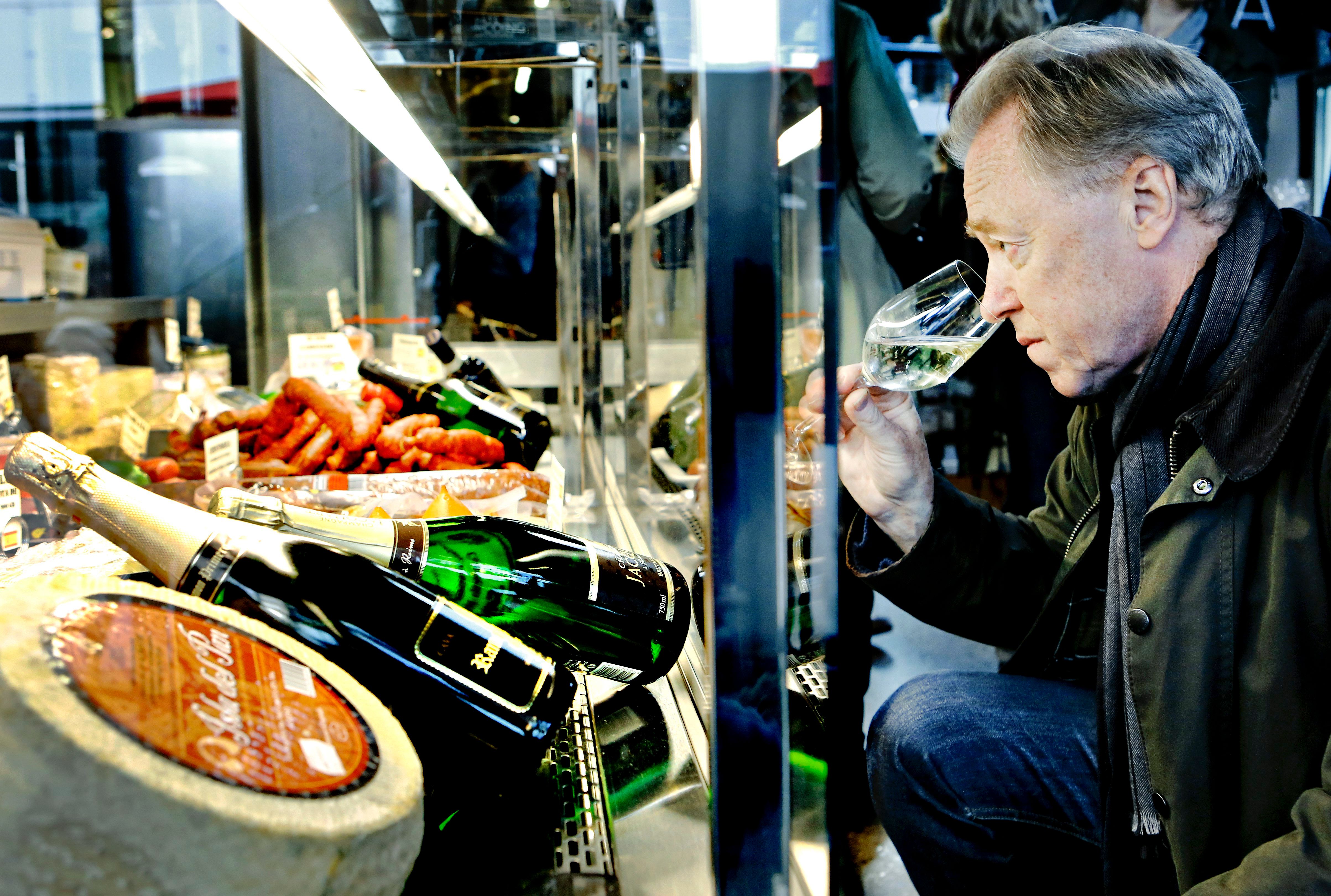 Mæleng har jobbet med vin i mangfoldige år. Naturvinbølgen traff ham aldri.