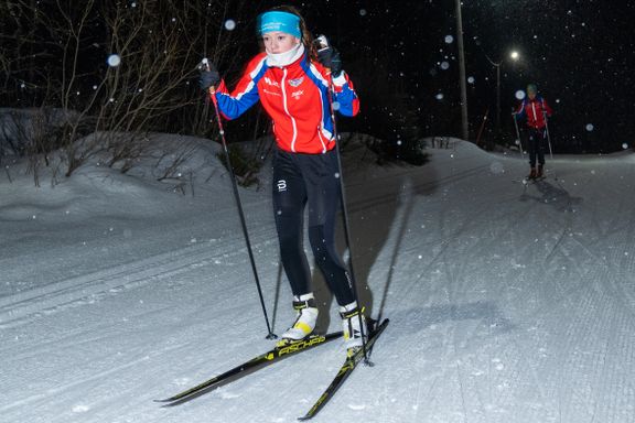 Kamilla (13) liker å stå på ski. Her er syv typiske feil vi gjør i skisporet.