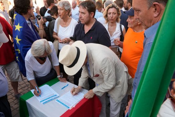 Italiensk regjeringskrise – statsministeren bønnfalles om å bli