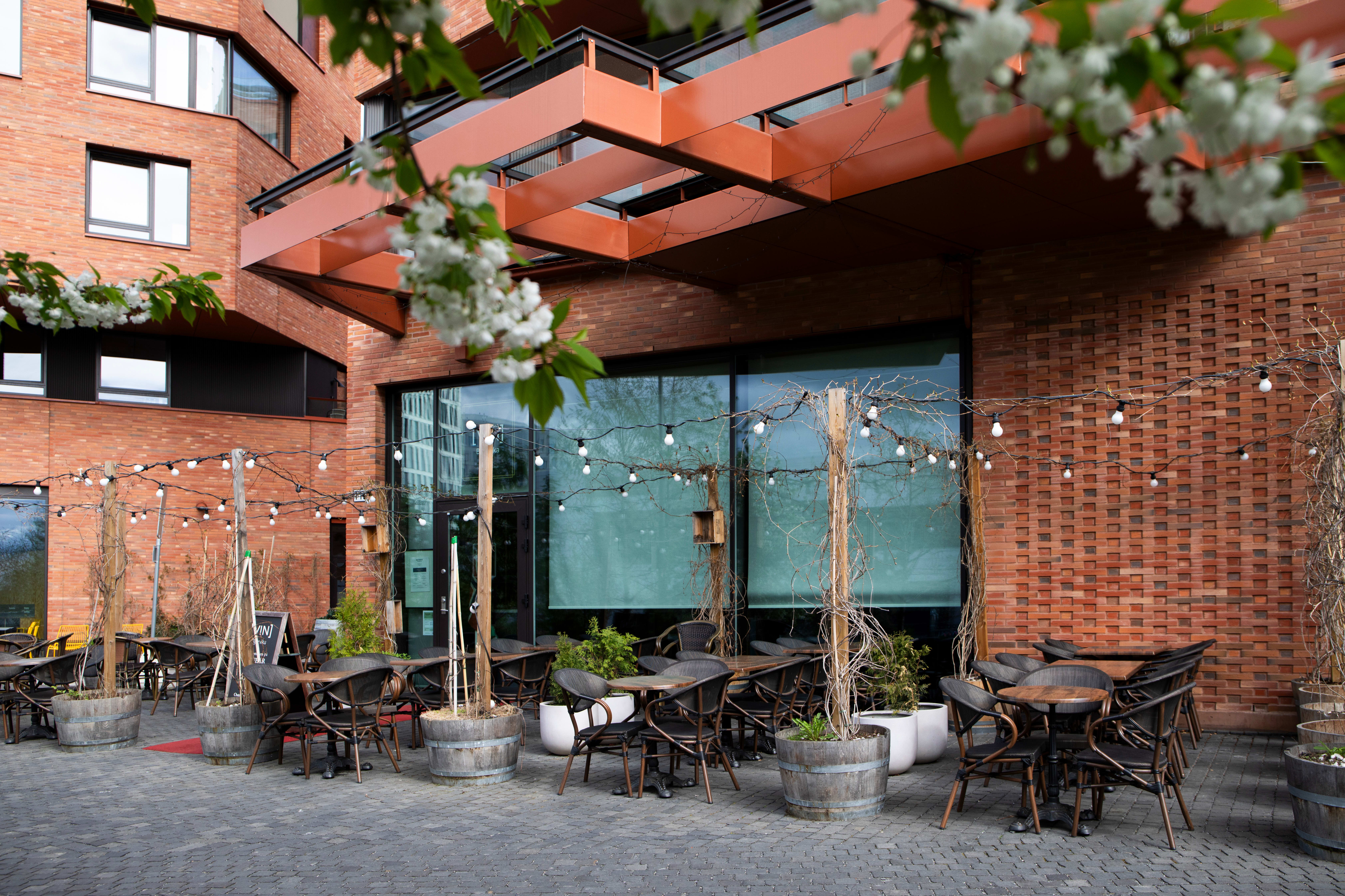 Dette så jo litt stusslig ut uten folk. Flaks at det vanligvis alltid er folk der.