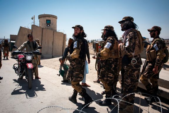 Taliban kommer med løfter til FN. Samtidig kommer meldinger om drap på sivile.