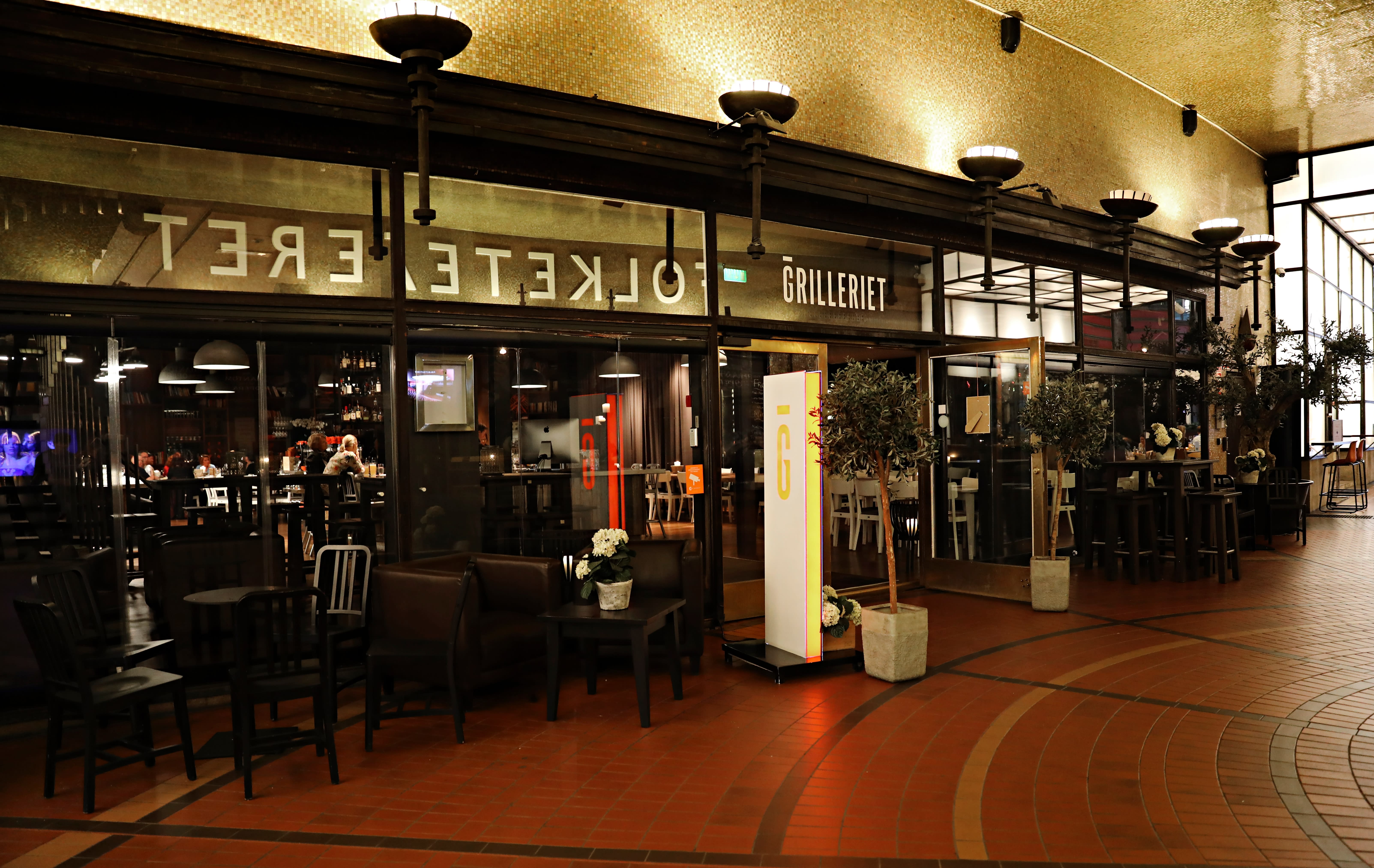 Grilleriet ligger i Folketeaterpassasjen rett ved Youngstorget.