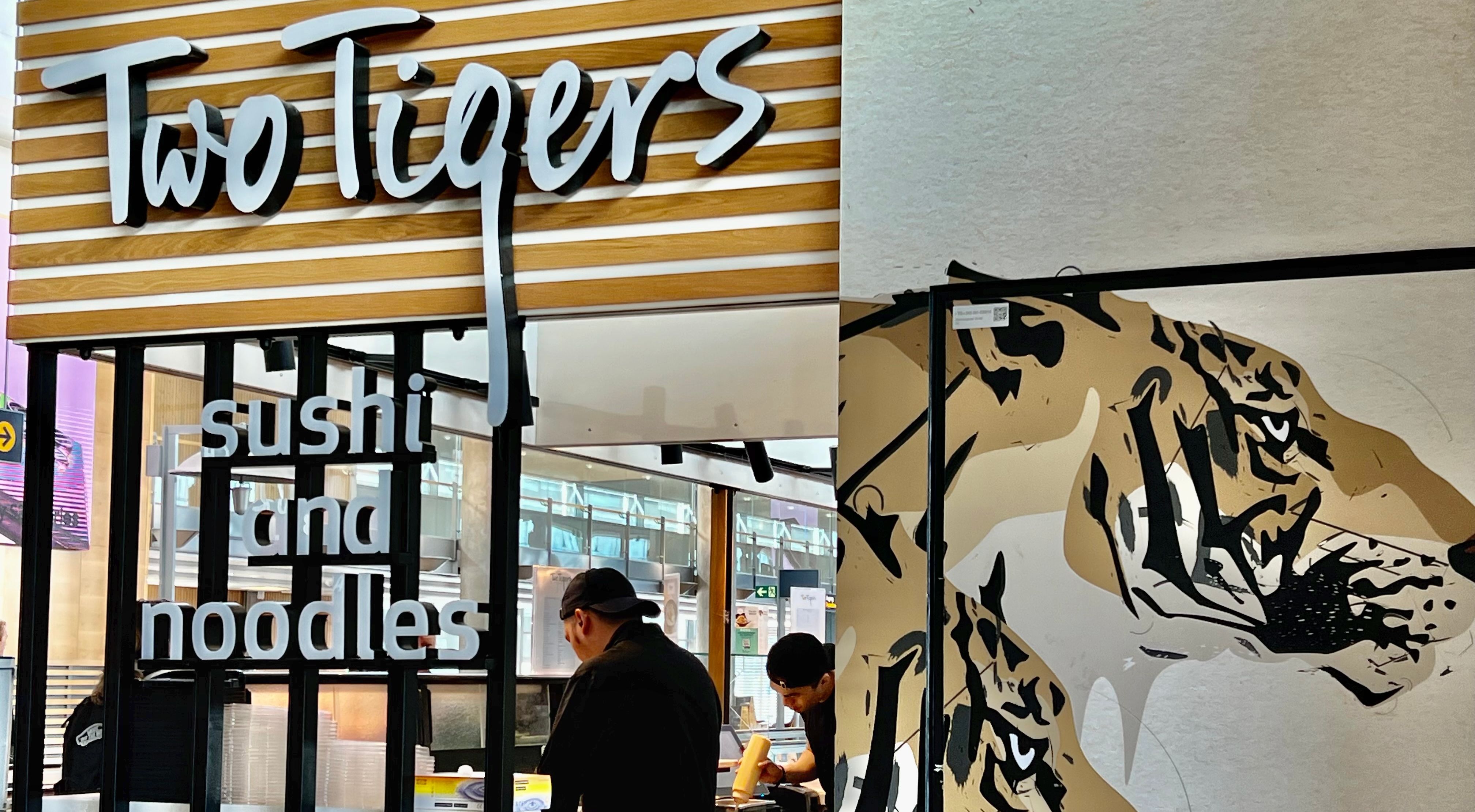 Er lurt sted å spise før flyet går. 