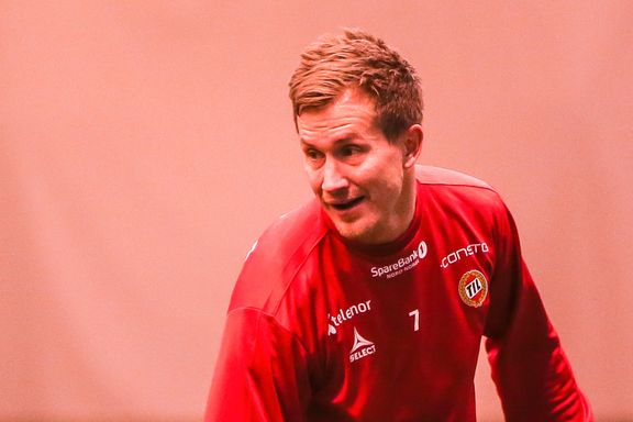 Gamst Pedersen pendler fra Trondheim for å spille på TIL: – Å reise er en livsstil