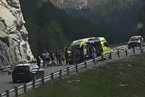  14 syklister i ulykke – ble truffet av bil med campingvogn etter forbikjøring 