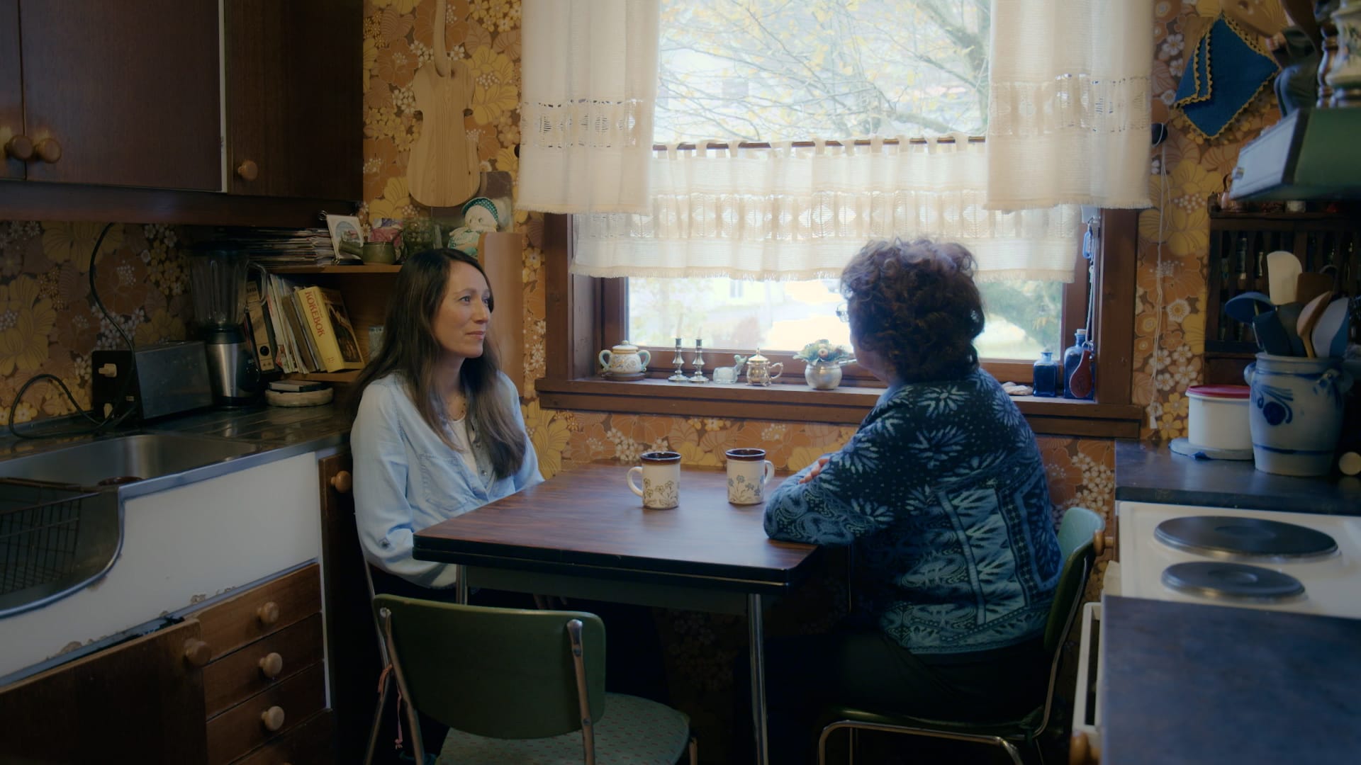 En av kvinnene vegrer seg lenge for å stå frem i filmen, men velger til slutt å vise ansiktet sitt.