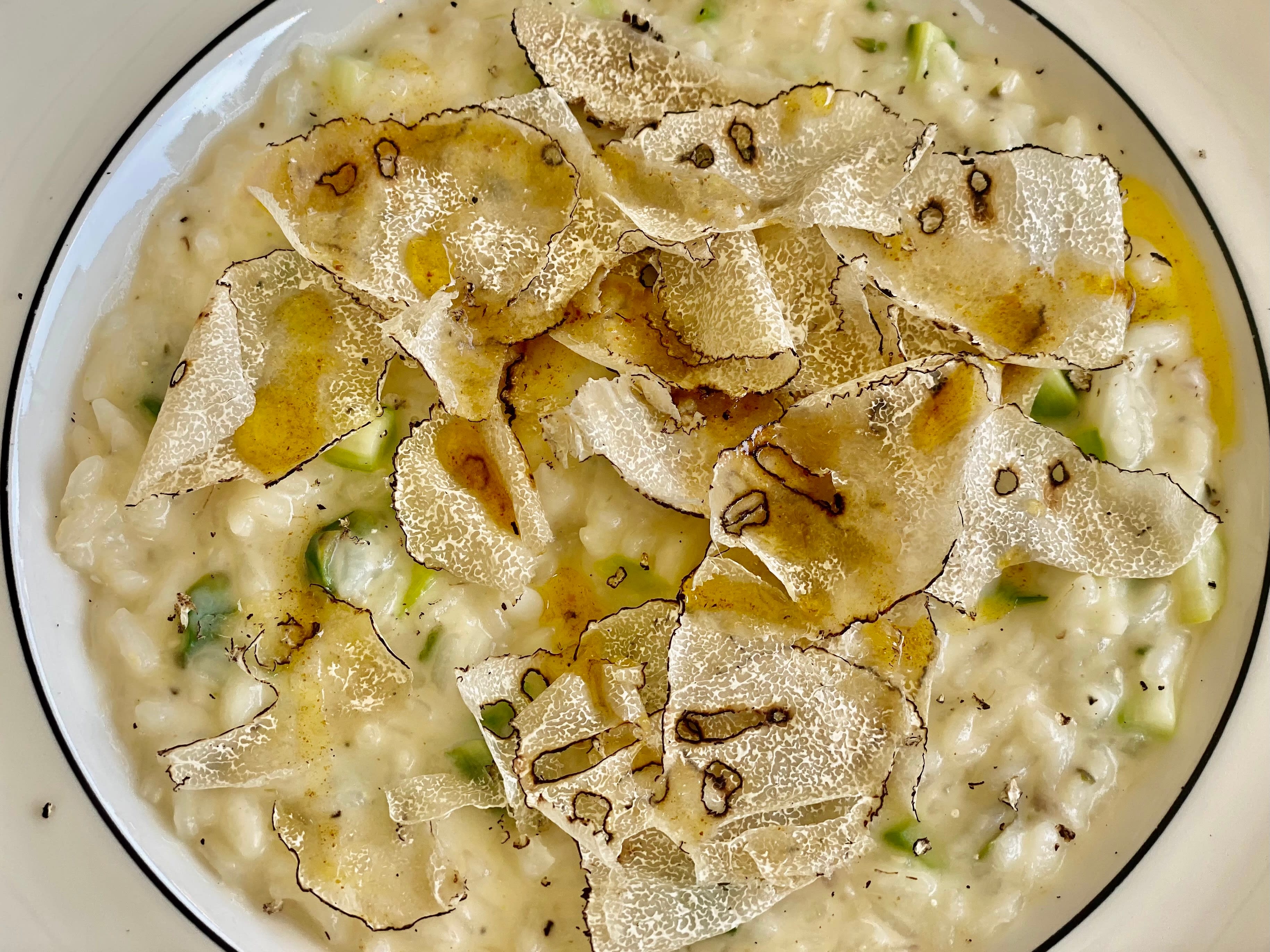 Kremet og god risotto med grønne asparges og trøfler. 