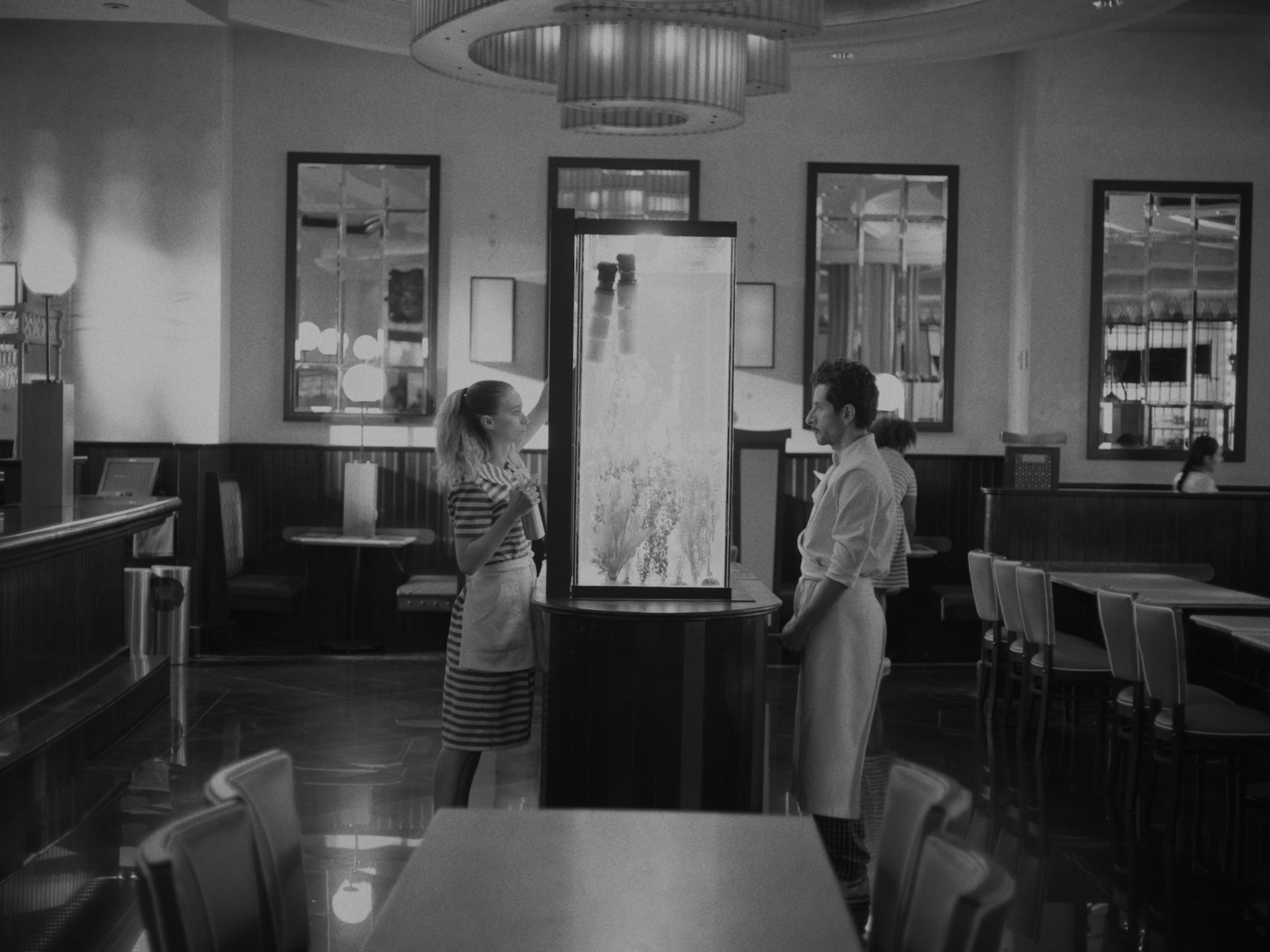 Er forholdet mellom Julia ( Rooney Mara) og Pedro (Raúl Briones) dømt til å mislykkes?