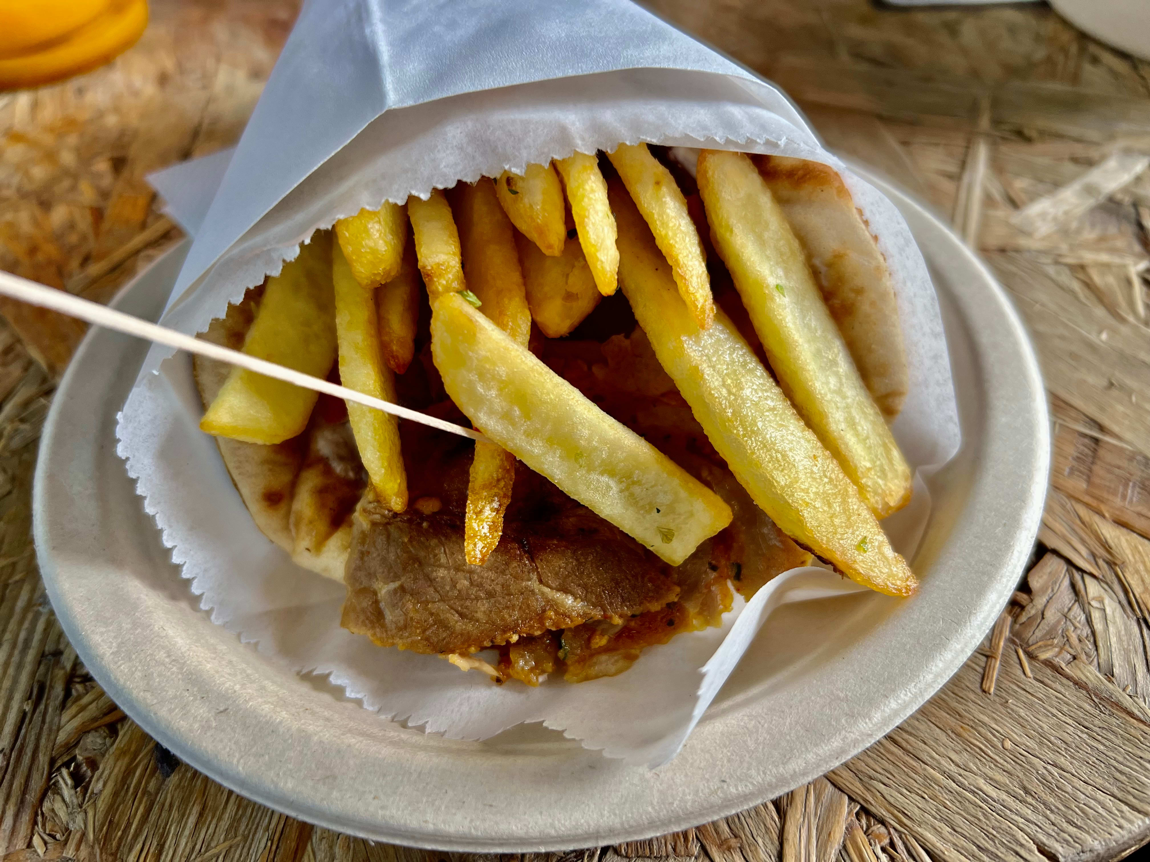 Gyrosen kan bli helt nydelig, men her må kjøkkenet jobbet litt med oppskriften.