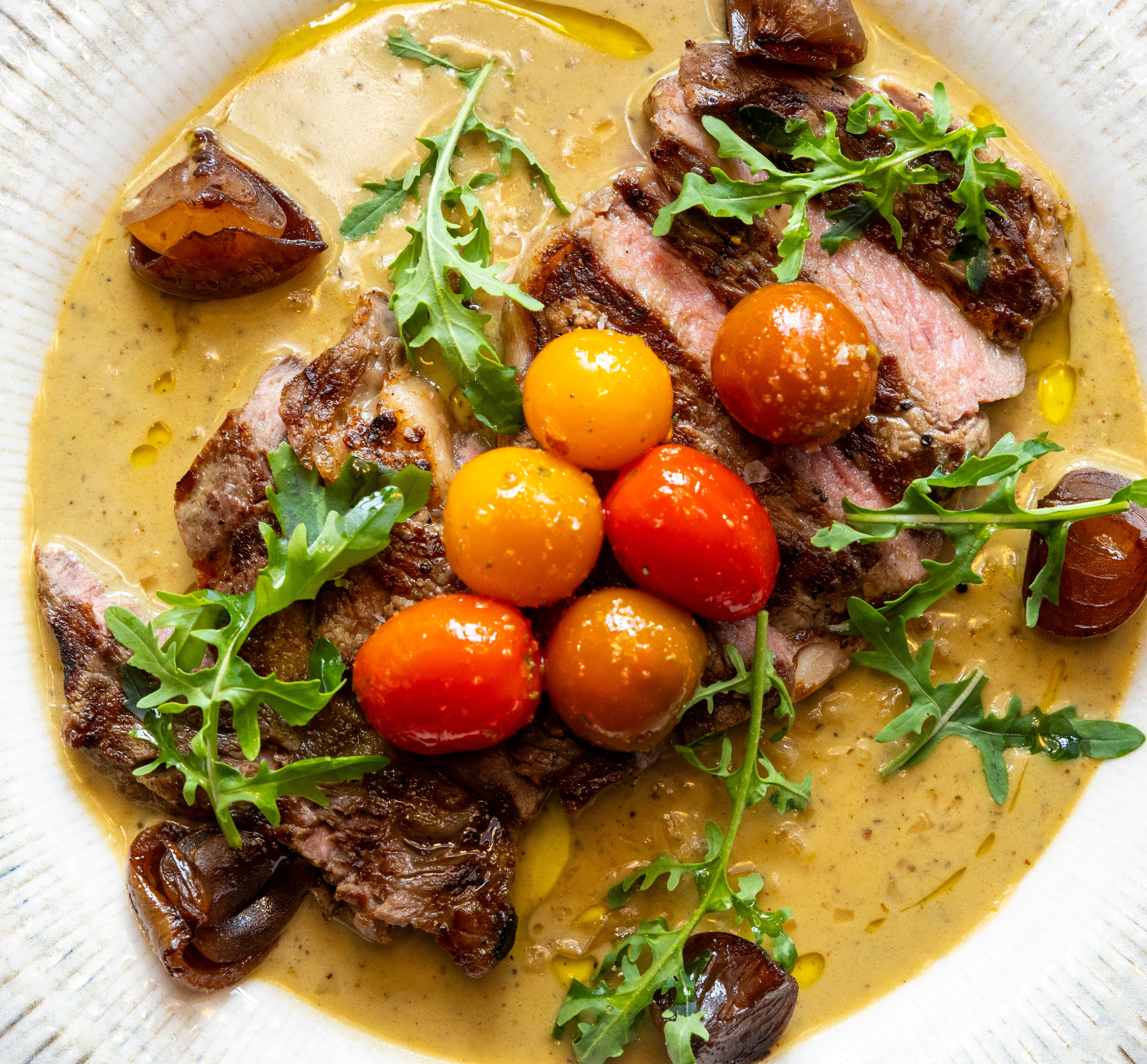 Entrecôte med marsala- og peppersaus.