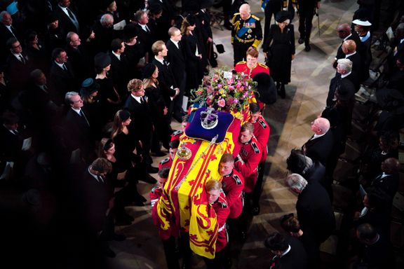 Britene tok farvel. Se bildene fra begravelsen til dronning Elizabeth.