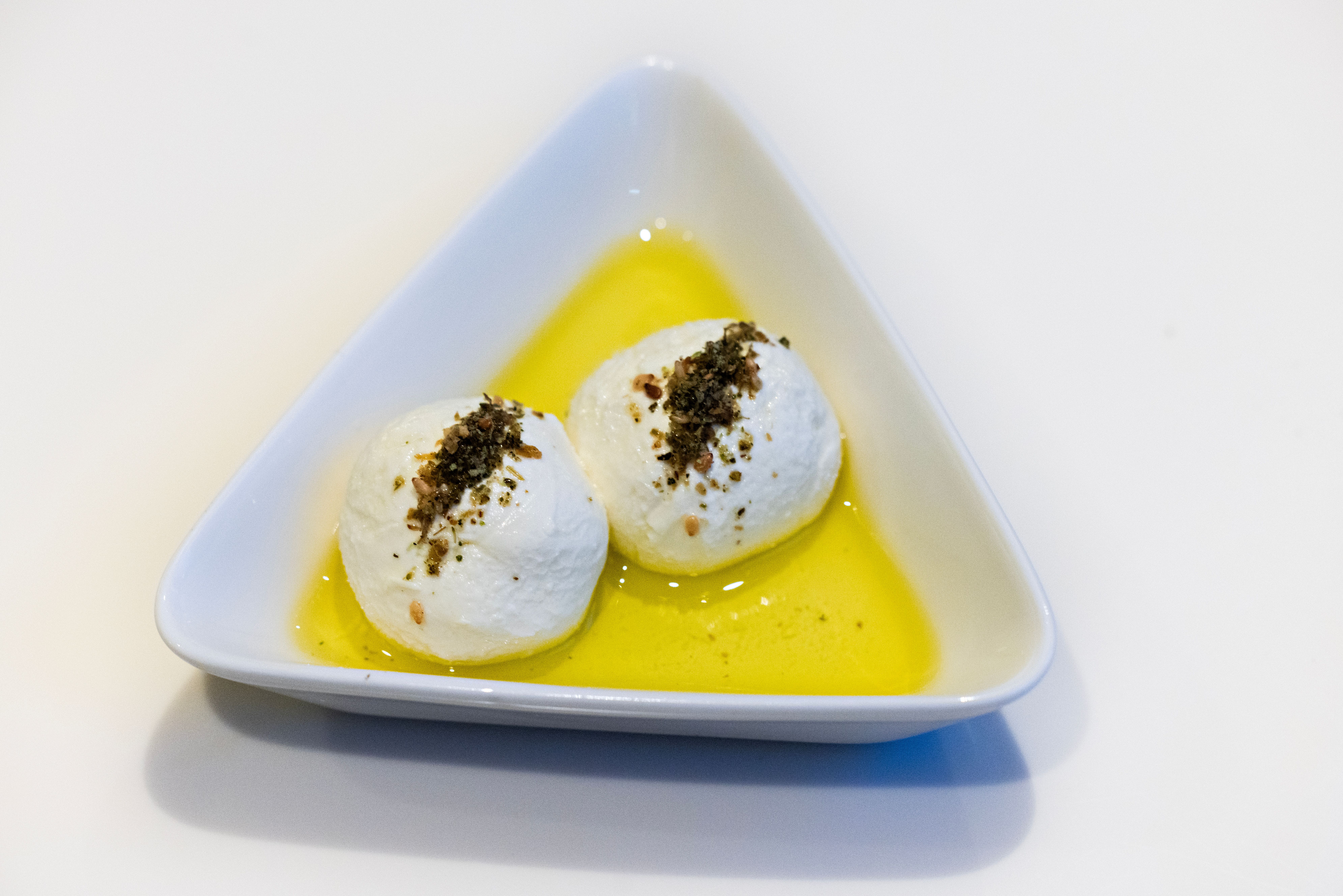 Labneh er det beste tilbehøret til brødserveringen.