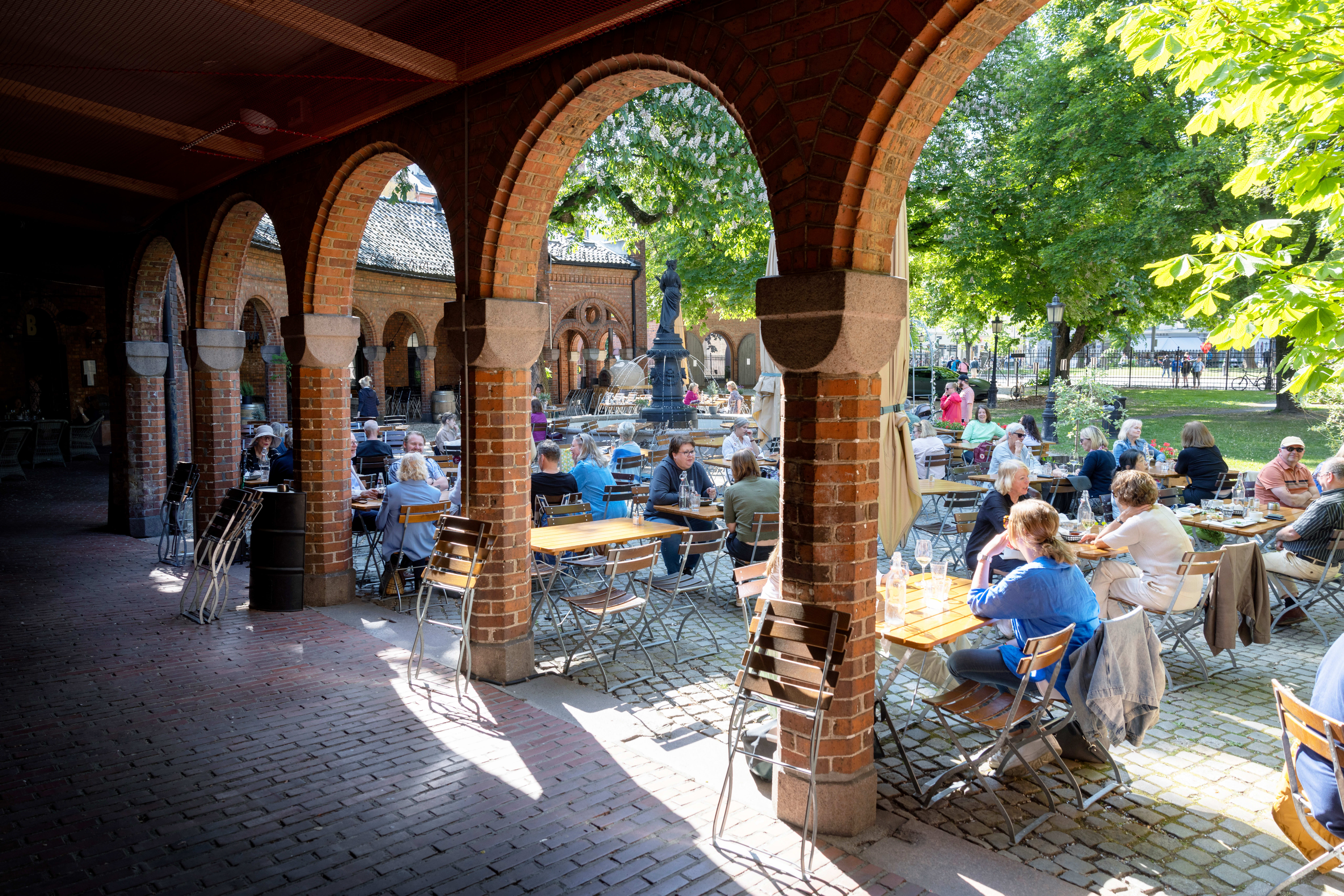 Spise ute med små barn? Vi viser deg hvordan – og hvor!