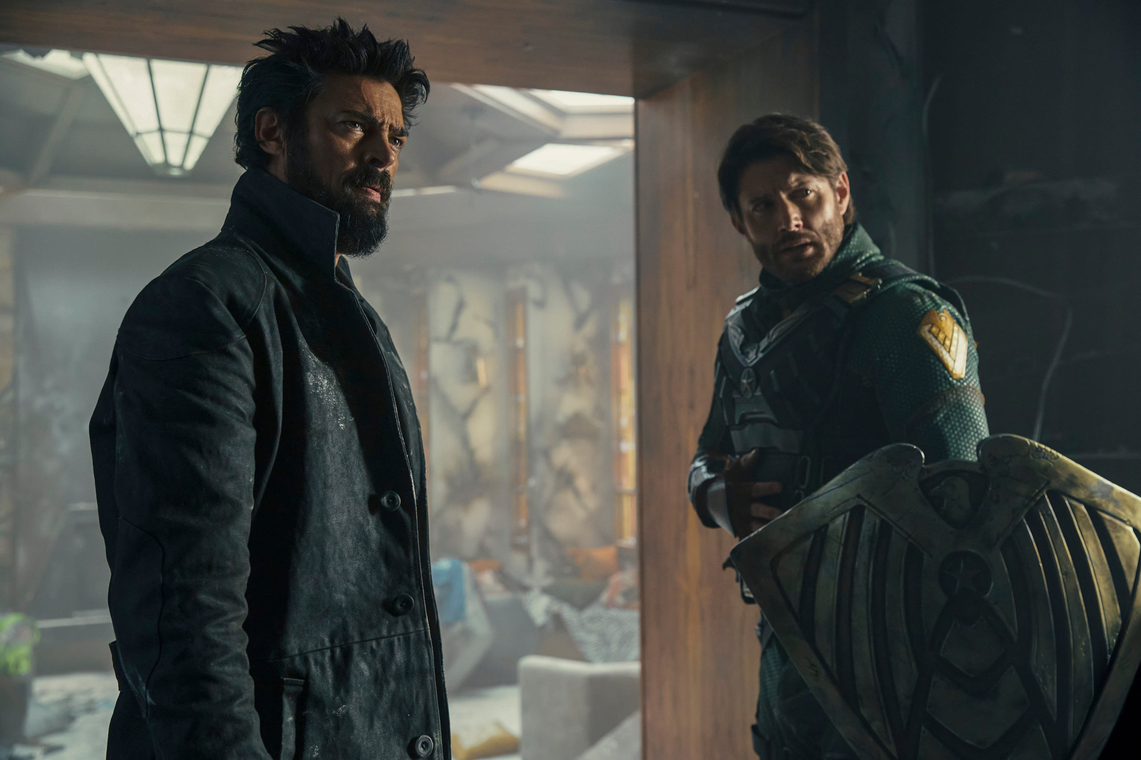 Billy Butcher og Soldier Boy har to av hovedrollene i sesong tre av «The Boys». De spilles av Karl Urban og Jensen Ackles. 