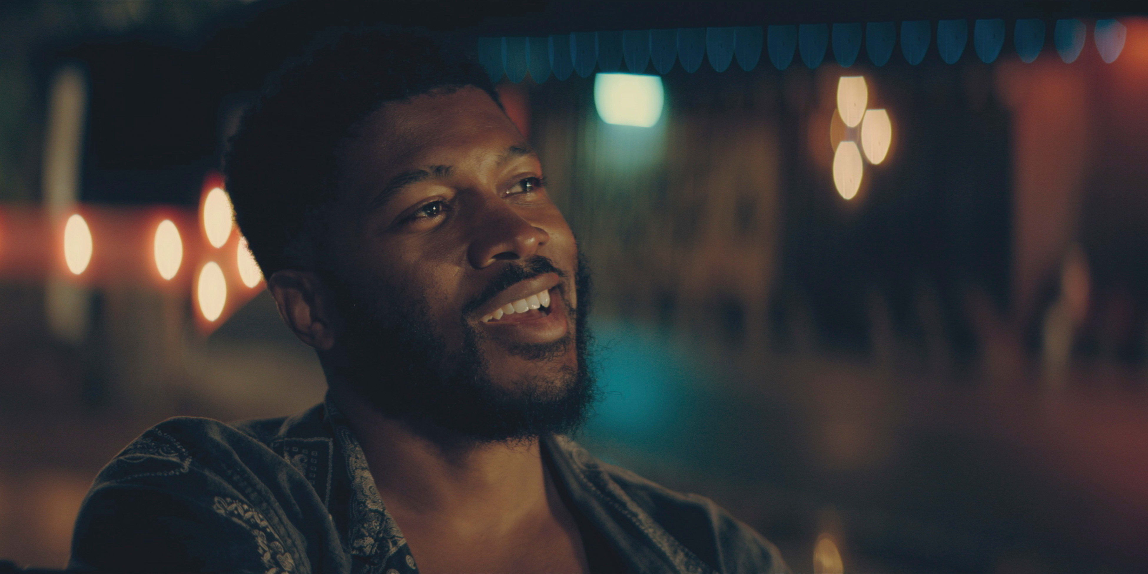 Connor (Eli Goree) er en av Burtons kamerater fra krigen.