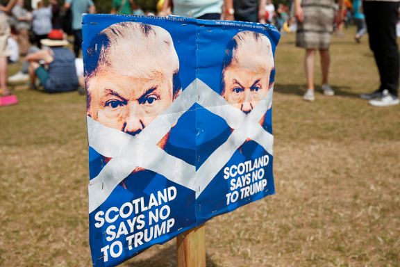 Rundt 10.000 demonstrerte mot Trump i Edinburgh