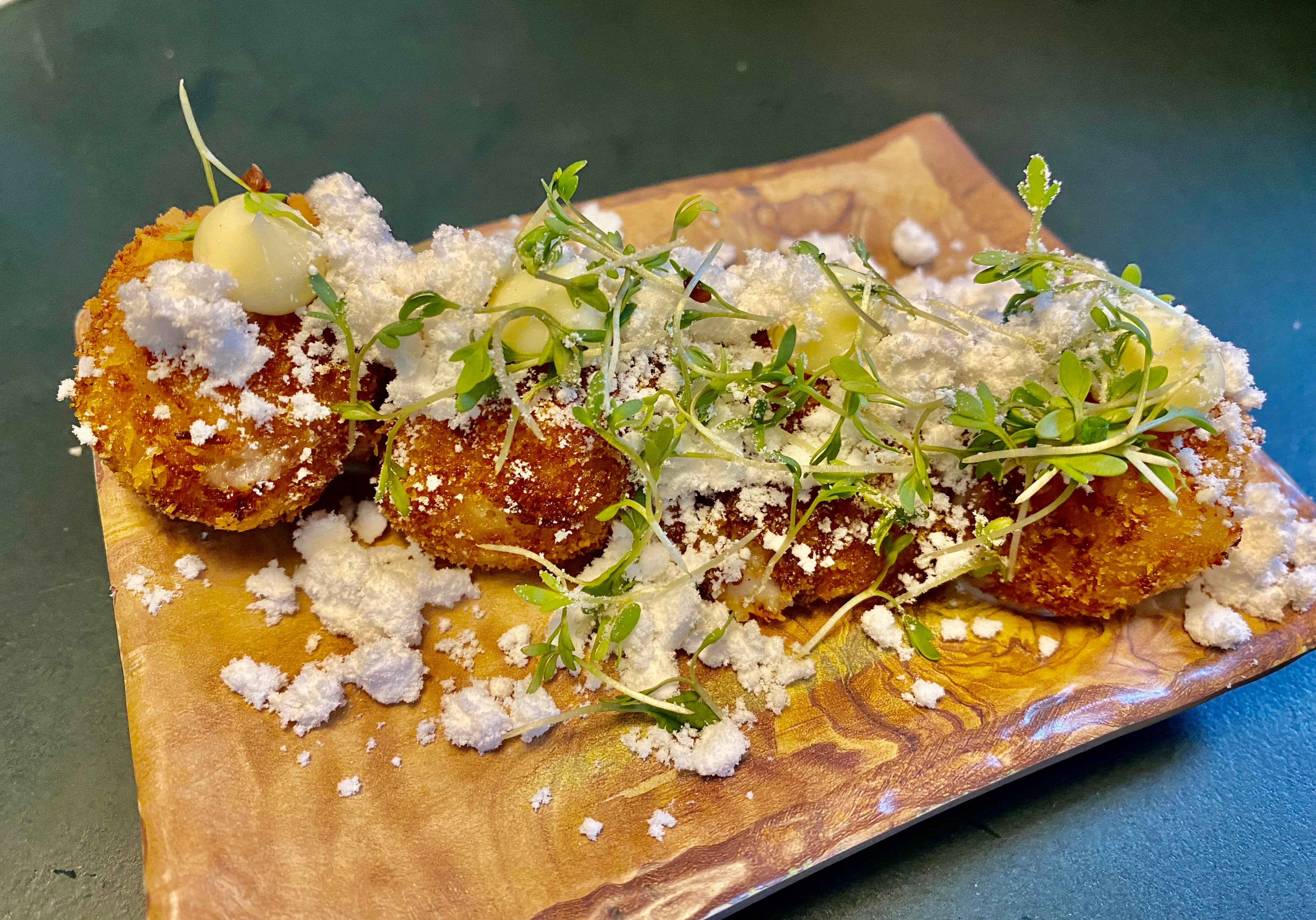 Herlige sprø og varme kroketter med sjalottløkpulver. 