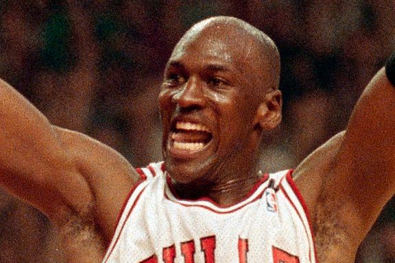 Han var den første som kombinerte butikk og idrett. Slik ble Michael Jordan tidenes rikeste utøver. 