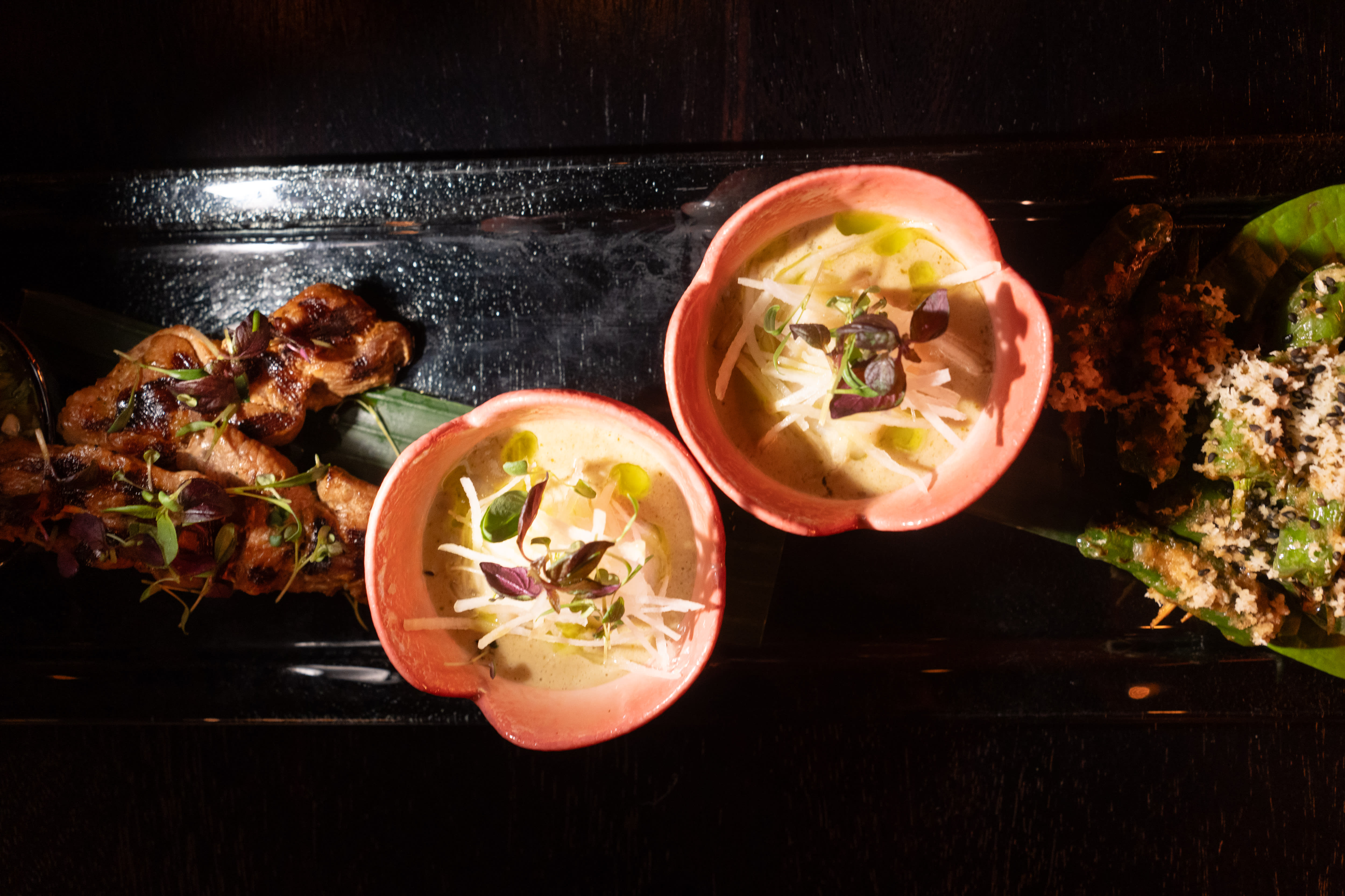 Lakseceviche med pasjonsfruktsaus smaker godt. 