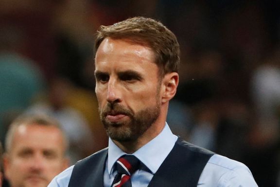 England-sjefen hyller helseheltene - kommer med bønn til fansen