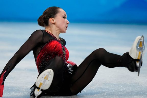 Kamila Valijeva (15) falt fra gullmedaljen 