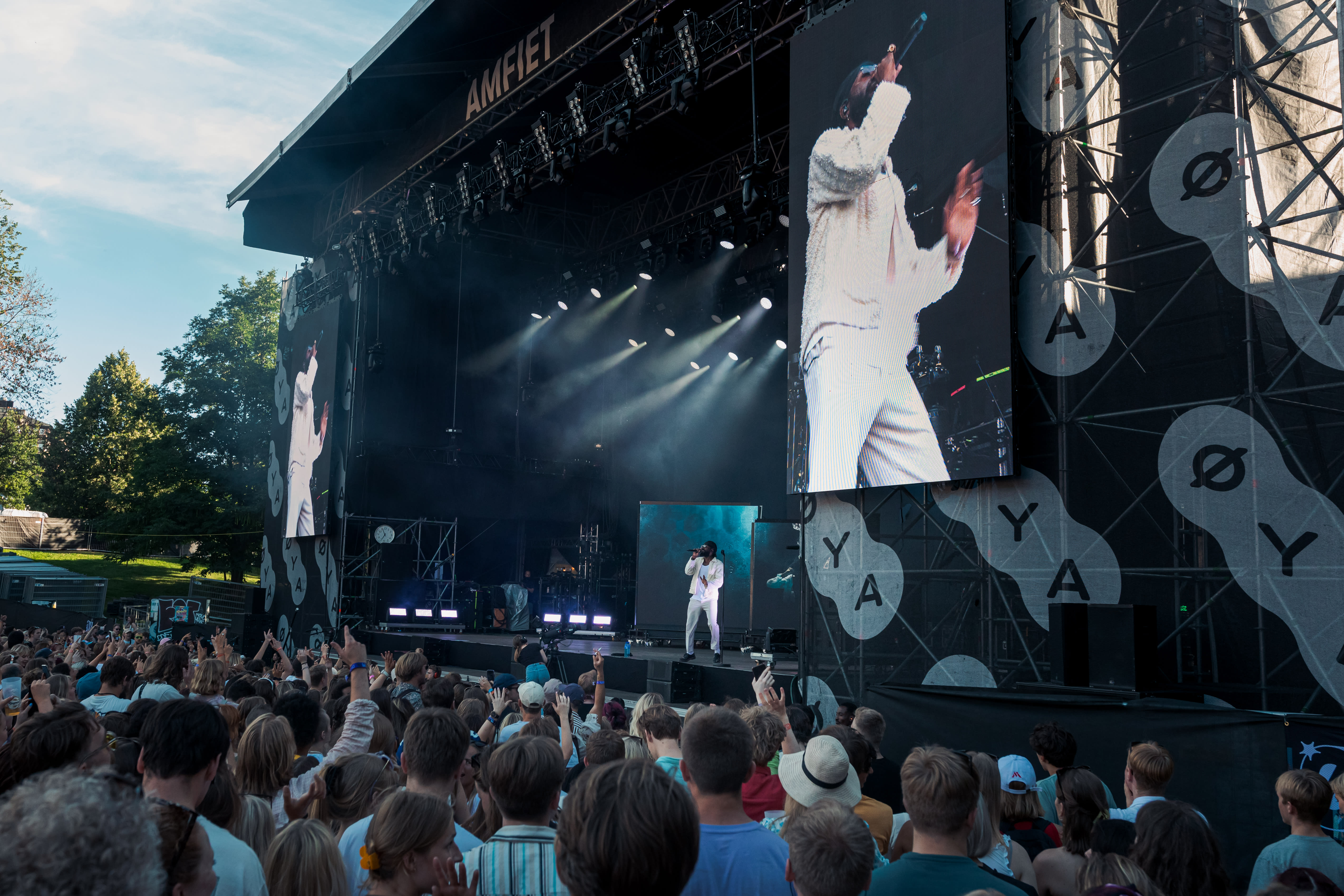 Konserten på Øyafestivalen i 2022 er et av artistens absolutte favorittminner fra Oslo. – Det betydde litt ekstra. Vi pleide å spille fotball der før det ble festival. Det var en helt perfekt dag.