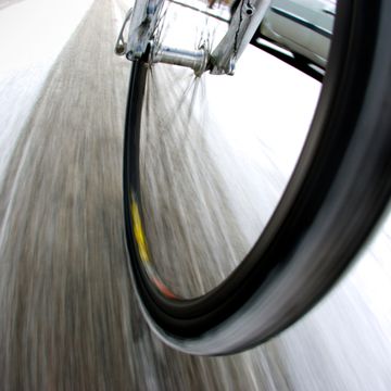 Fotgjenger fikk 12.000 i bot for å skade syklist