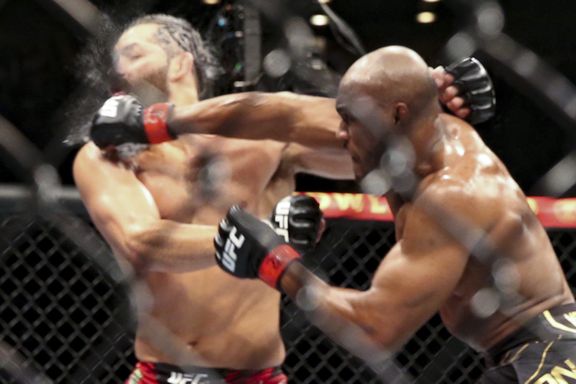 UFC: Tre tittelkamper – tre ville avslutninger og to «skrekkskader»