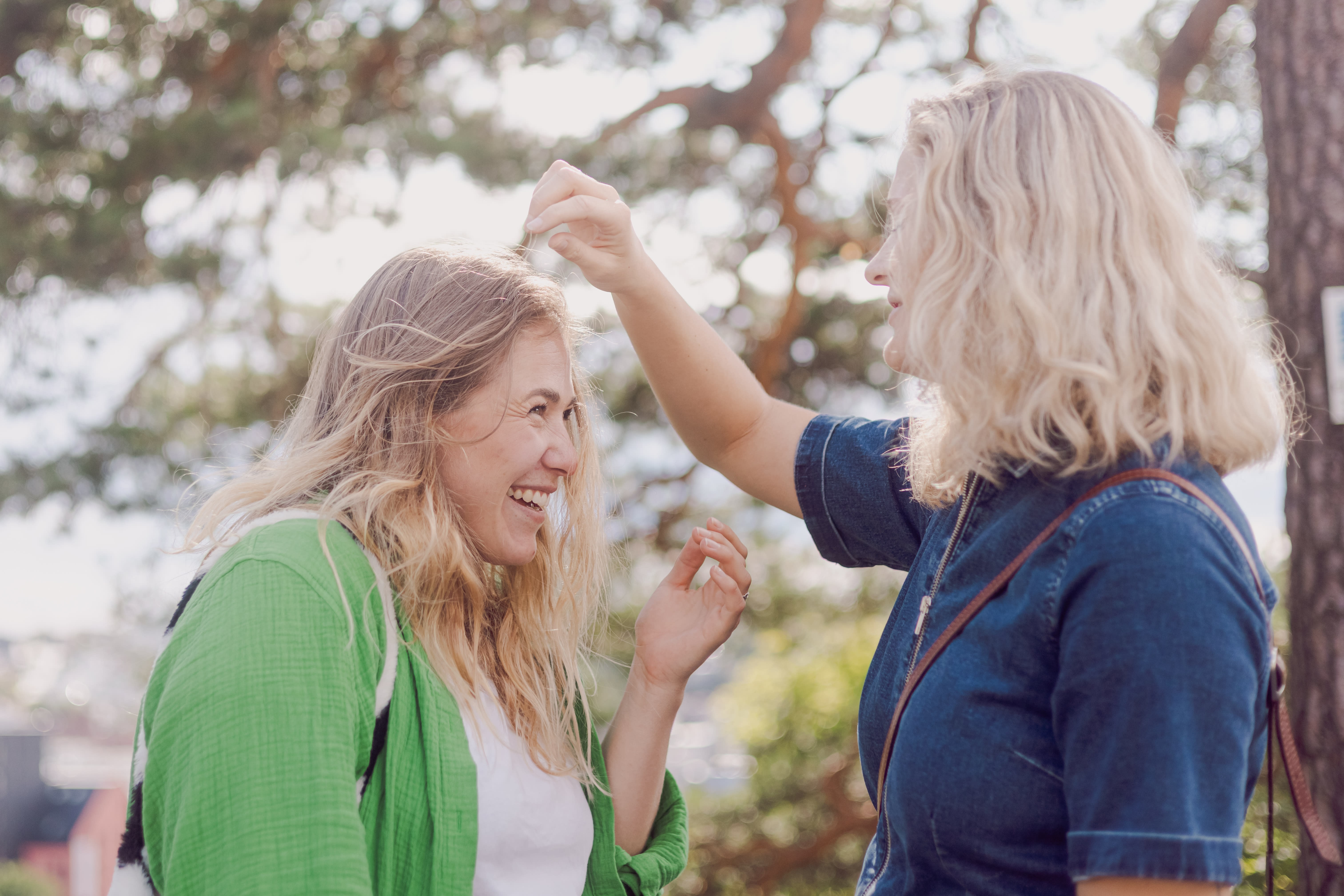 Så glad kan man bli av å ha kjæreste. 