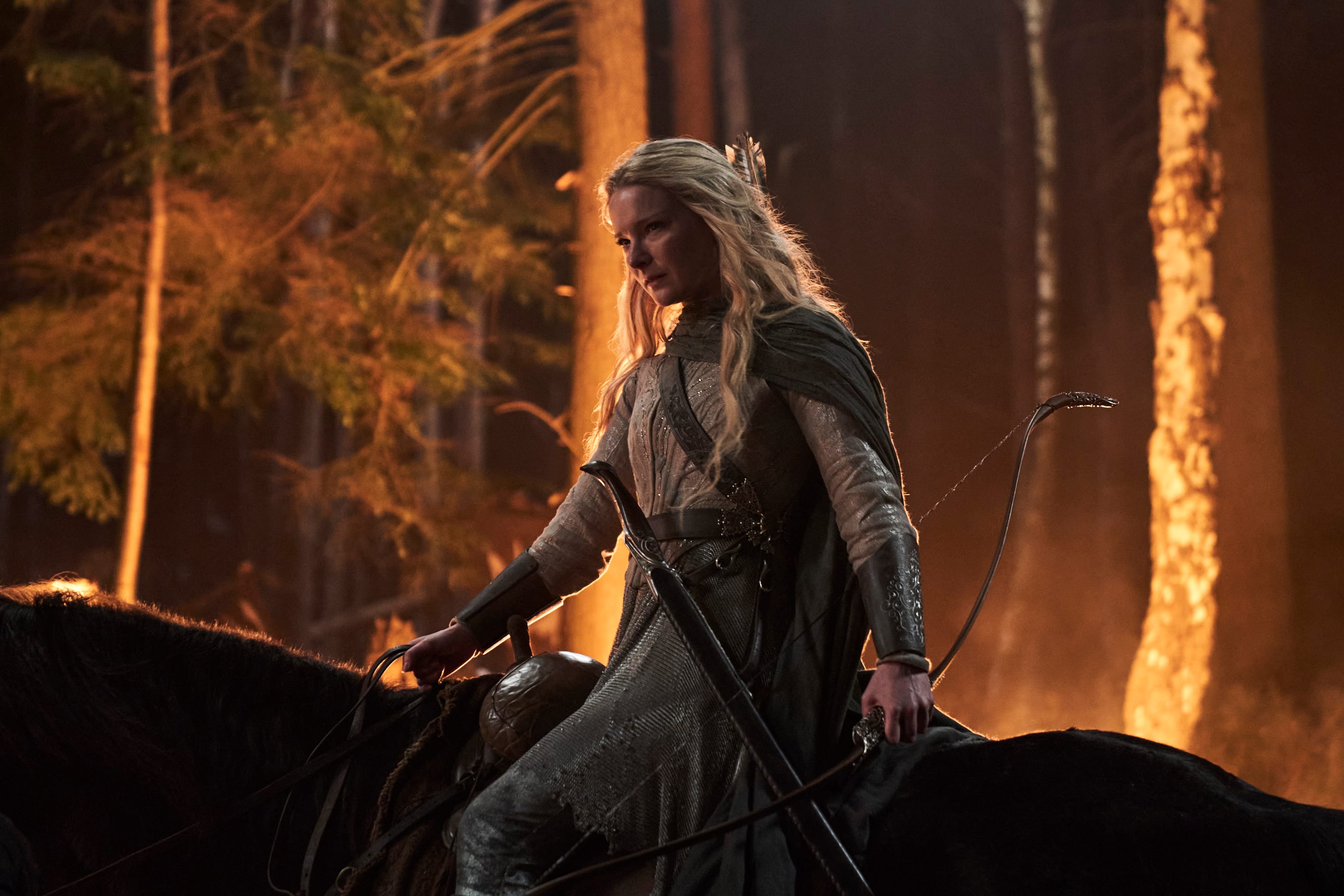 Galadriel spilles av Morfydd Clark. Den svenskfødte jenta har en ab de største rollene i sesong 2 av «Ringenes herre: Maktens ringer».