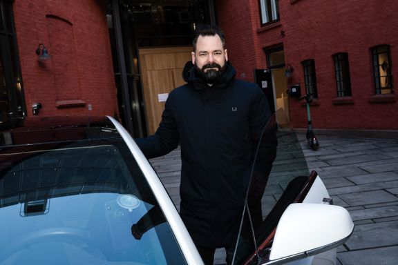 Tesla tilbakekaller biler i Norge – bileier går til sak