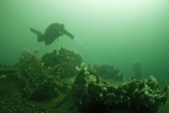 Bare ni kom hjem igjen: Her fant dykkerne restene etter fangeskipet «Donau».