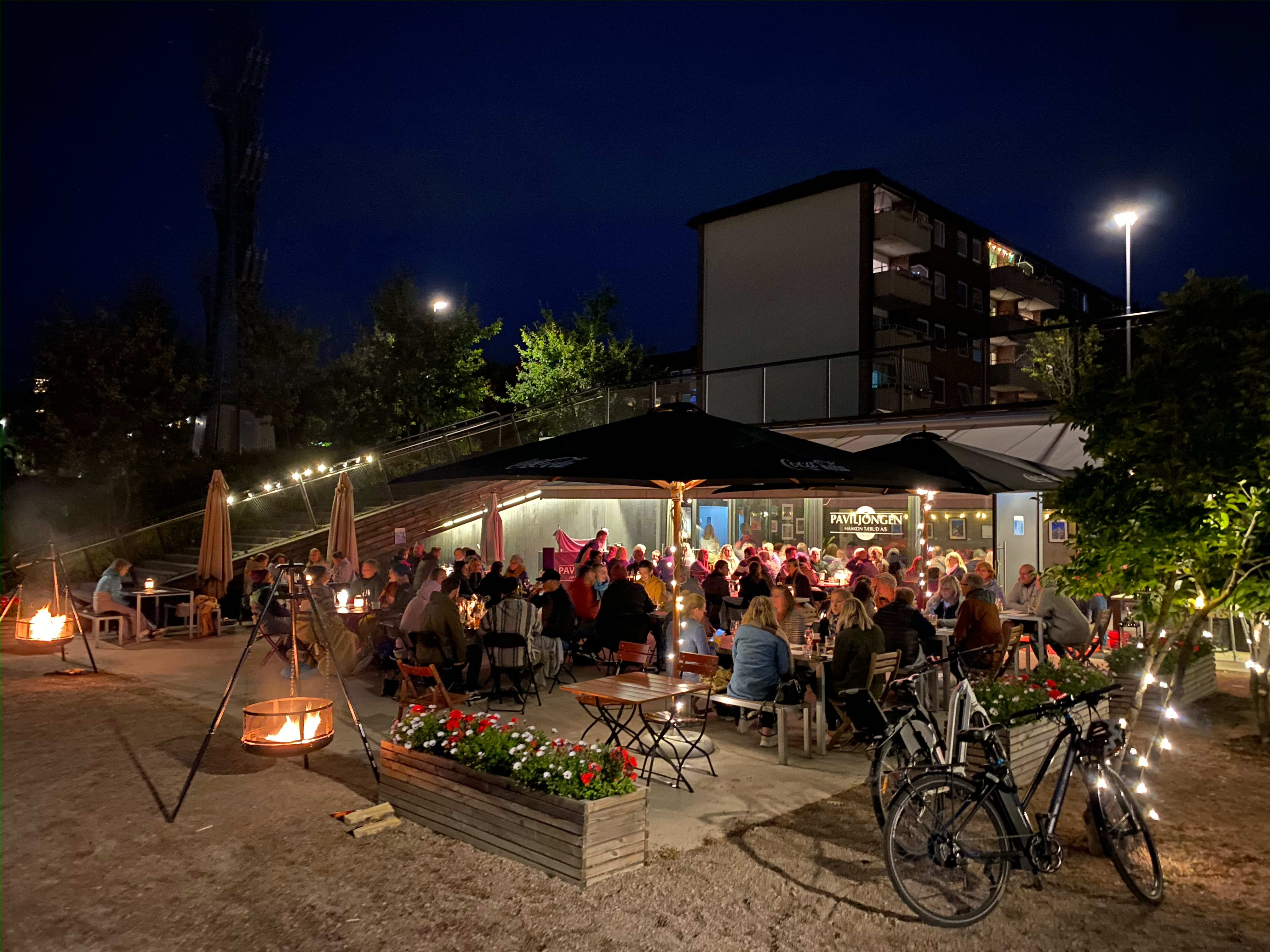 Om kort tid ser det slik ut på uteserveringen på Paviljongen.