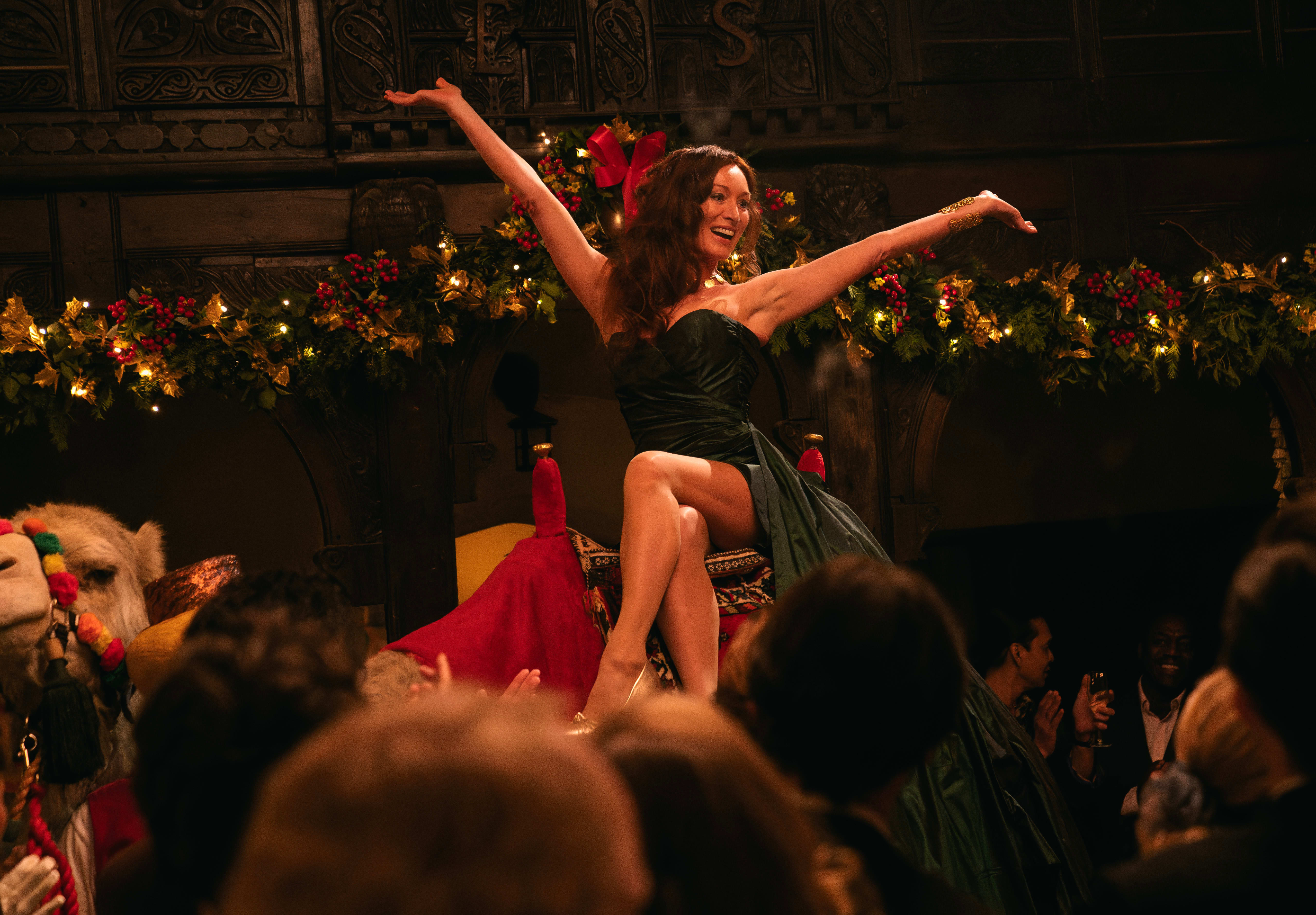 Maud (Victoria Smurfit) lengter etter et liv i sus og dus.